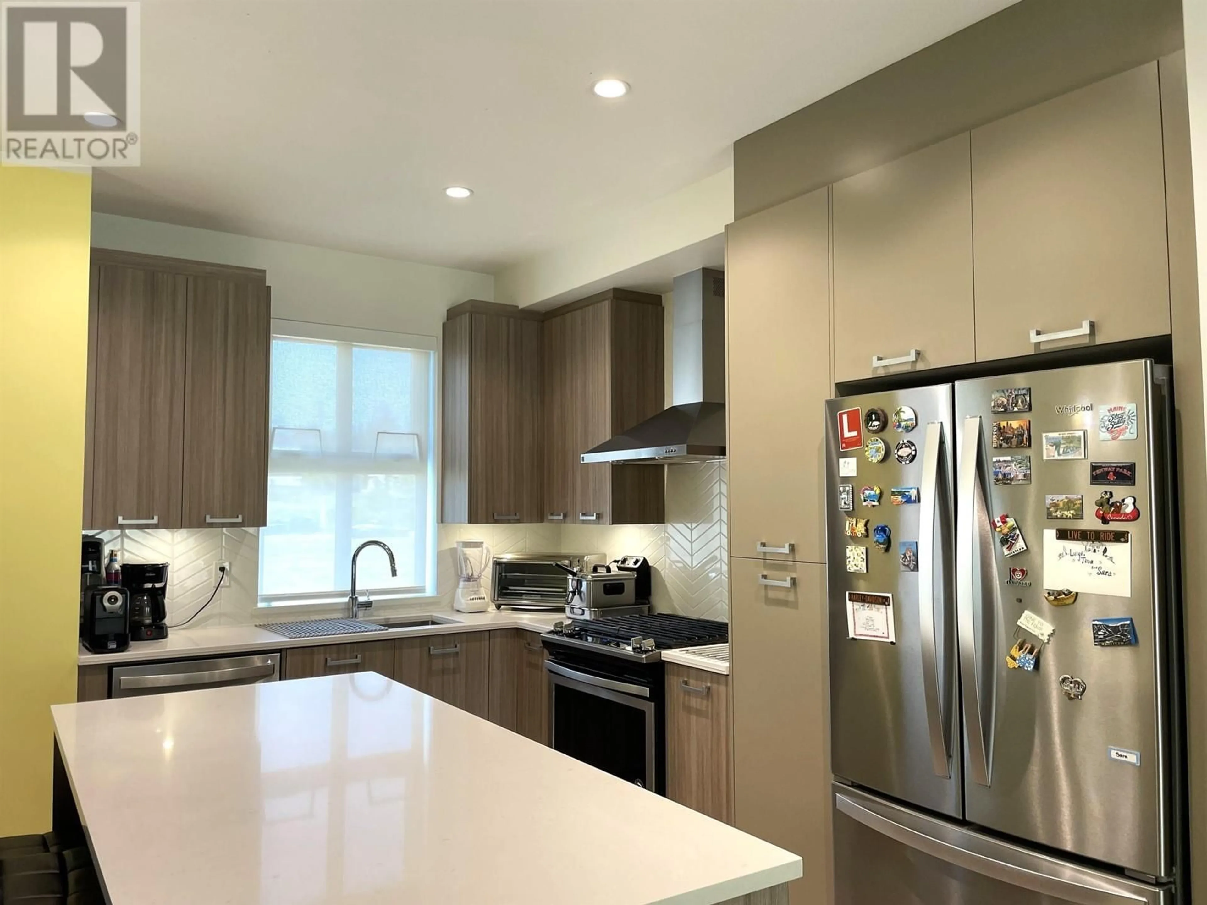 Contemporary kitchen, wood floors for 84 24076 112 AVENUE, Maple Ridge British Columbia V2W0K2