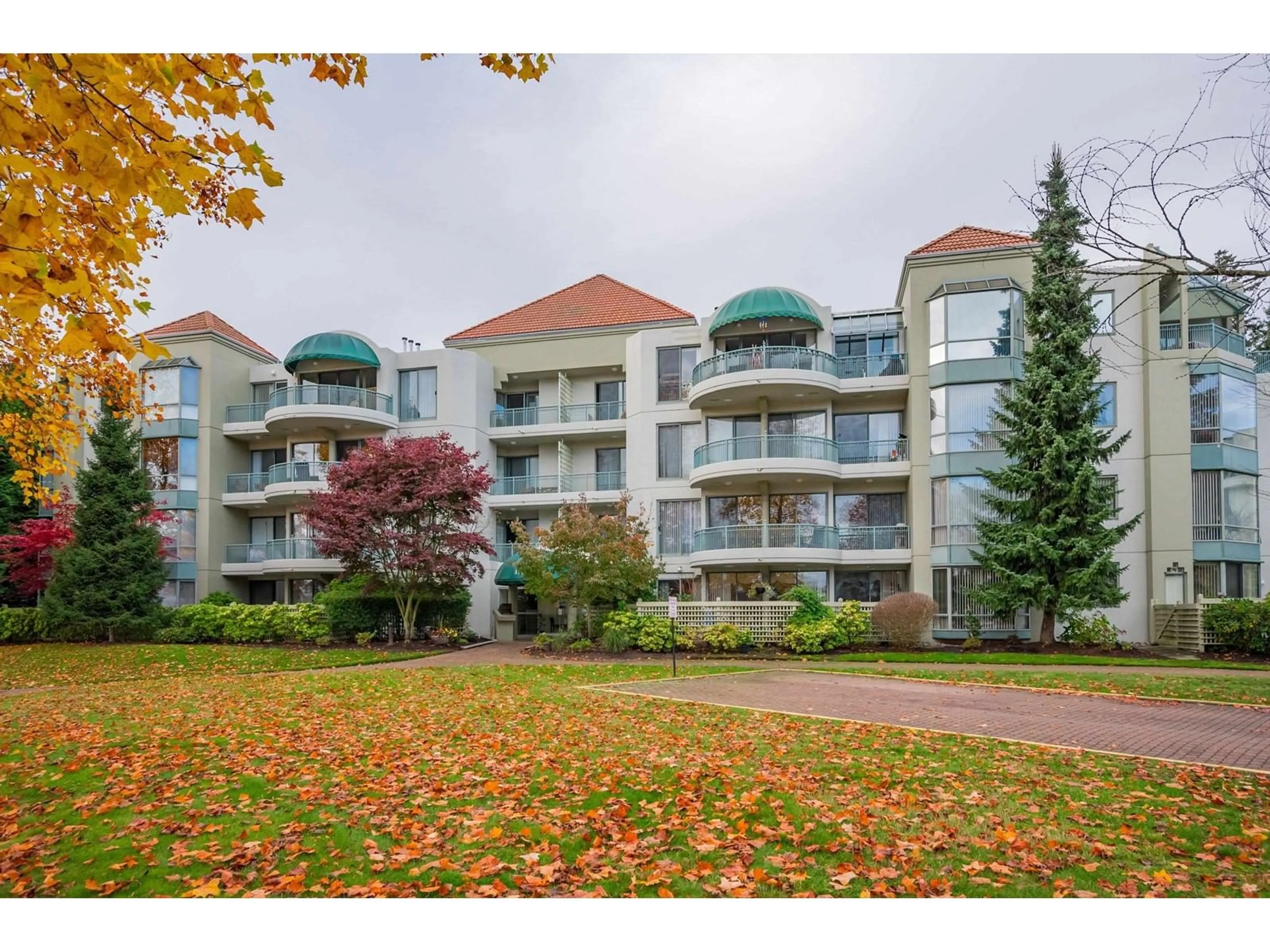 A pic from exterior of the house or condo, the street view for 106 1705 MARTIN DRIVE, Surrey British Columbia V4A9T5