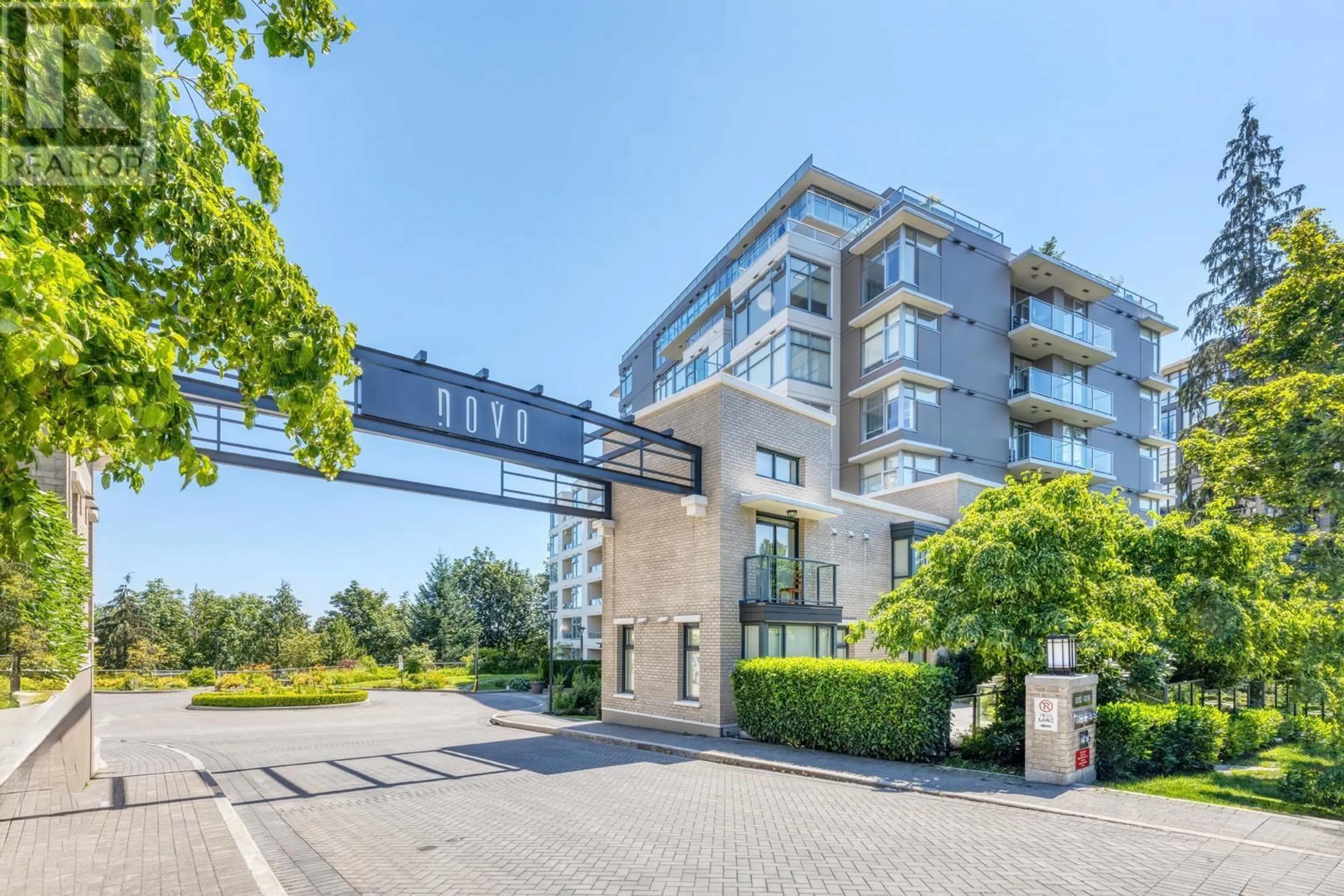 A pic from exterior of the house or condo, the front or back of building for 803 9298 UNIVERSITY CRESCENT, Burnaby British Columbia V5A4X8