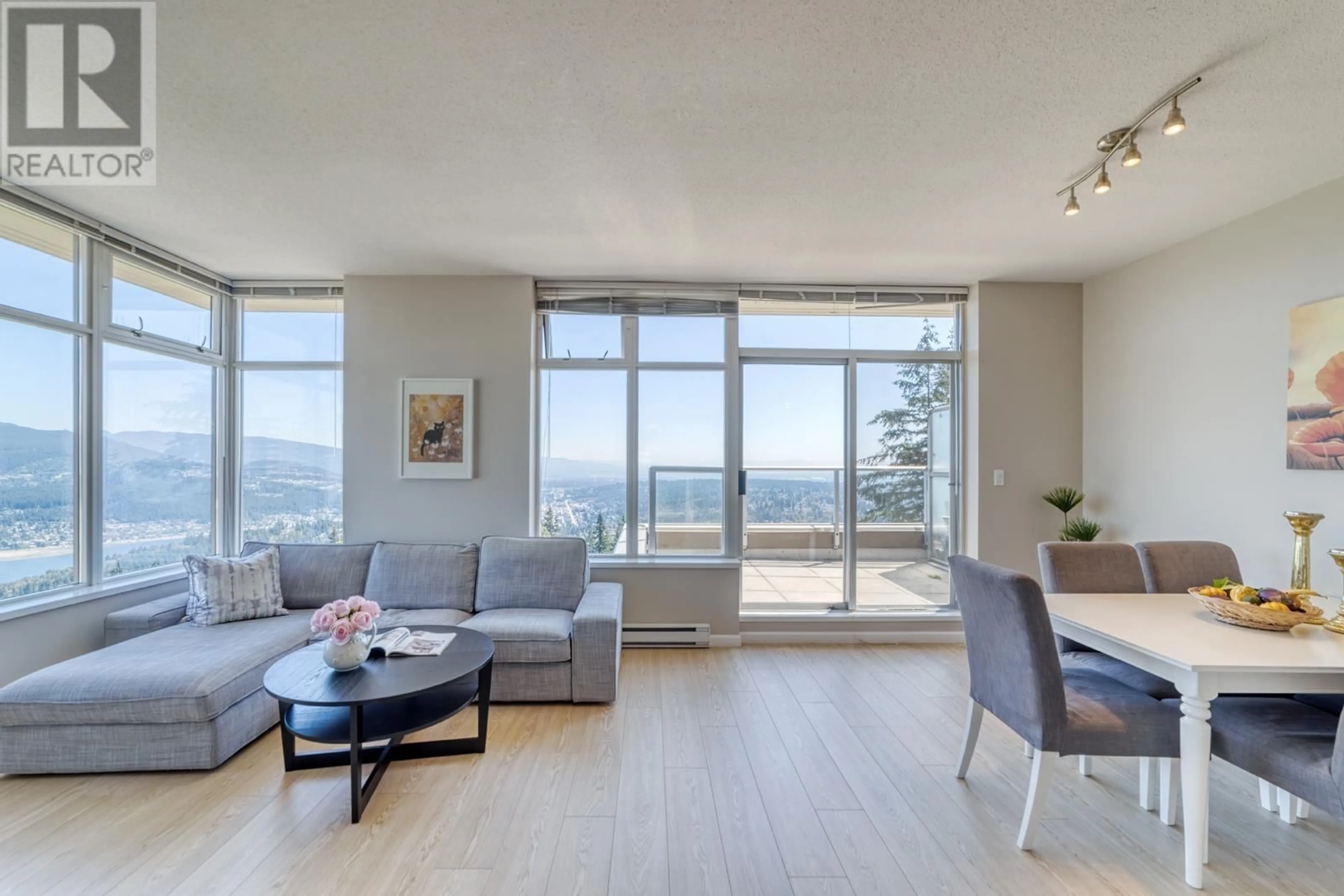 Living room, wood floors for 803 9298 UNIVERSITY CRESCENT, Burnaby British Columbia V5A4X8