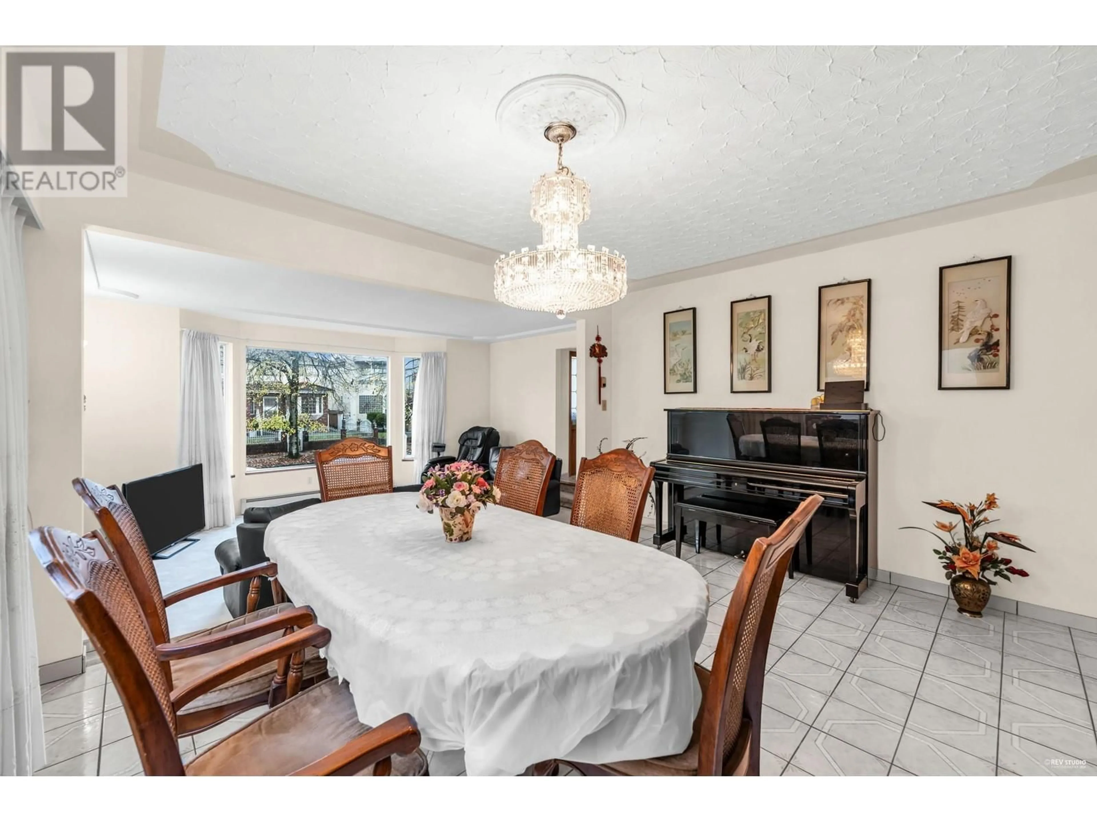 Dining room, wood floors, cottage for 2218 UPLAND DRIVE, Vancouver British Columbia V5P2E3