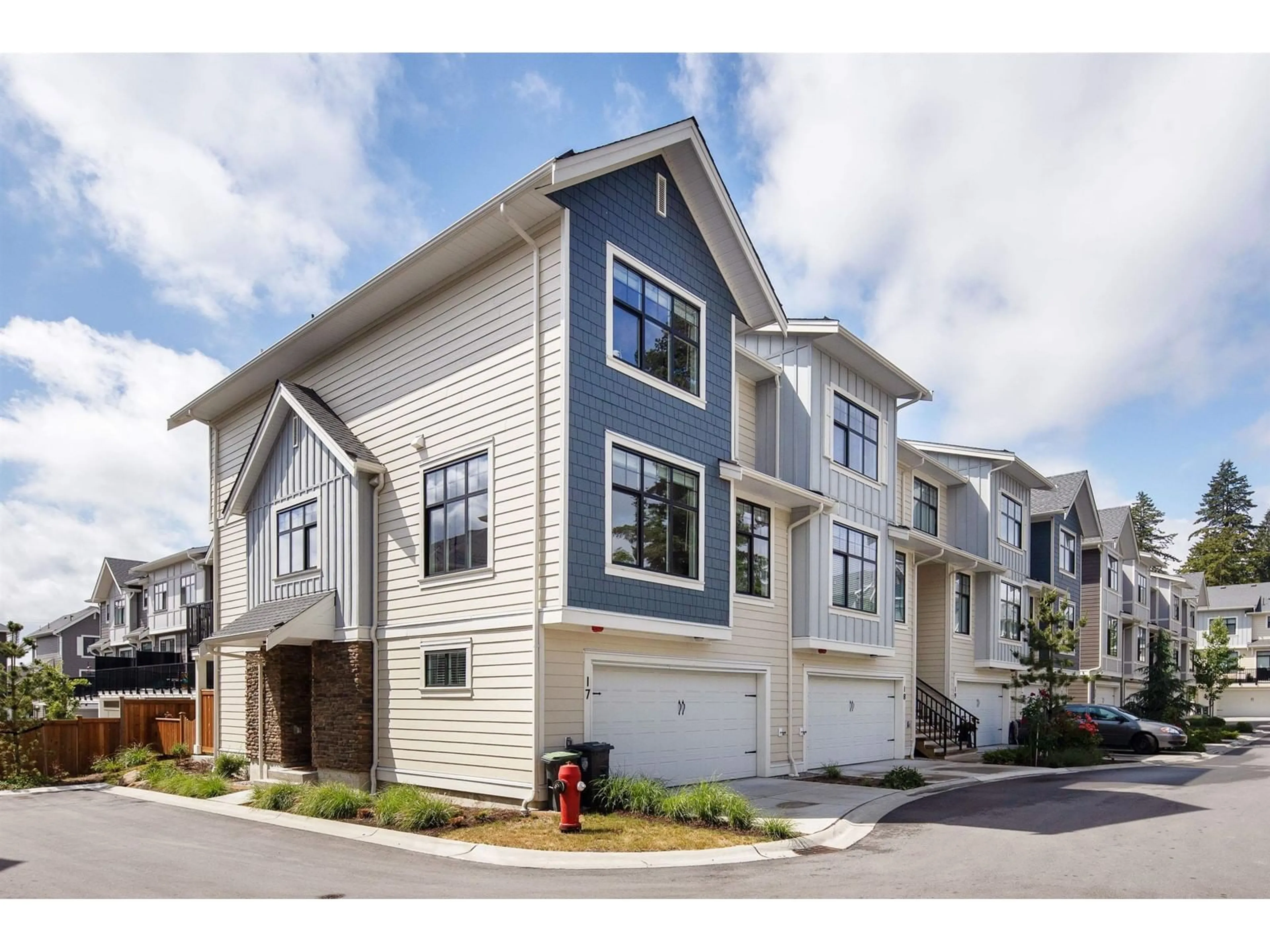 Home with vinyl exterior material, street for 17 - 20327 72B, Langley British Columbia V2Y4J6