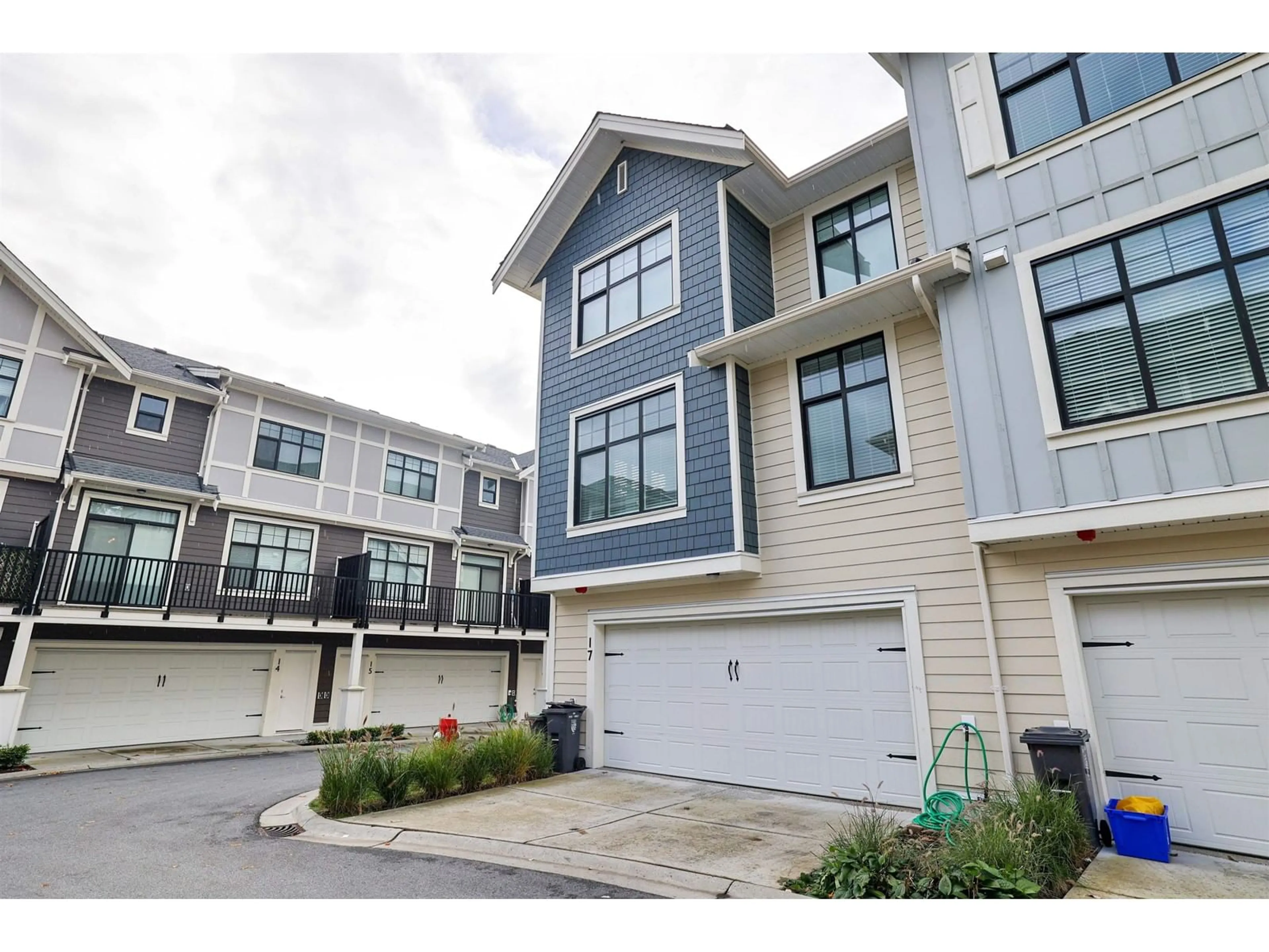 Unknown for 17 - 20327 72B, Langley British Columbia V2Y4J6