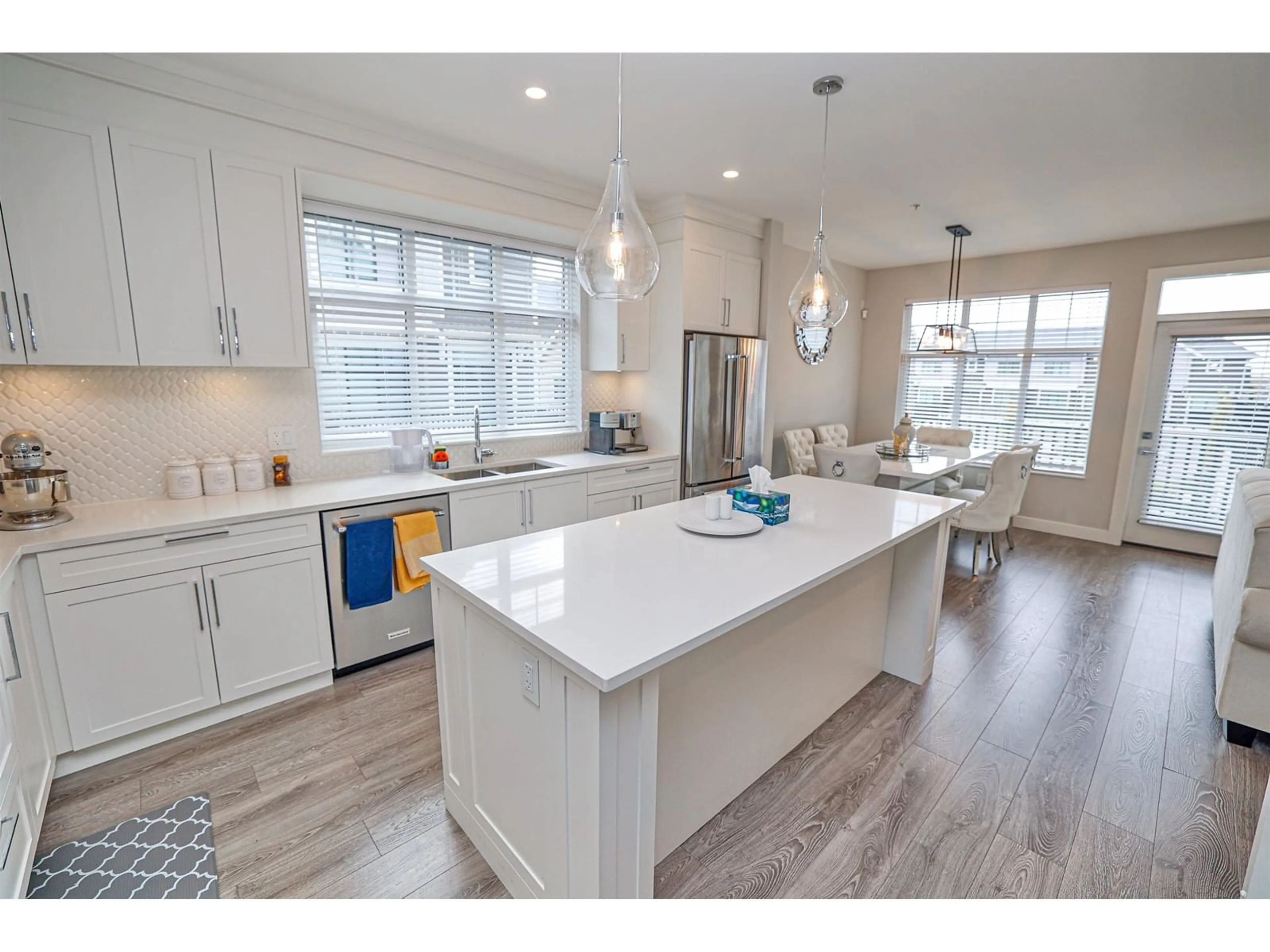Open concept kitchen, unknown for 17 - 20327 72B, Langley British Columbia V2Y4J6