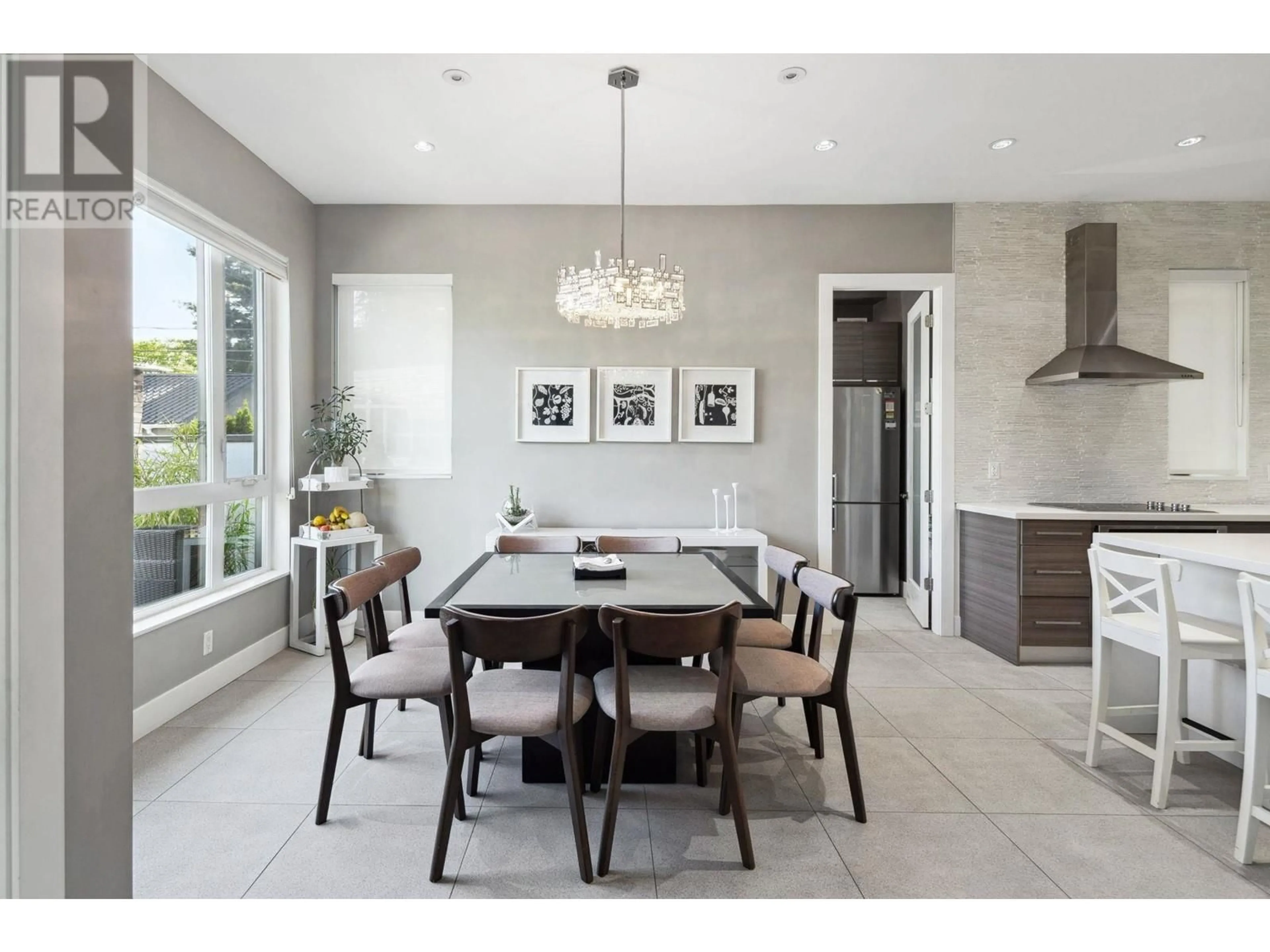 Dining room, unknown for 4024 OXFORD STREET, Burnaby British Columbia V5C1C6