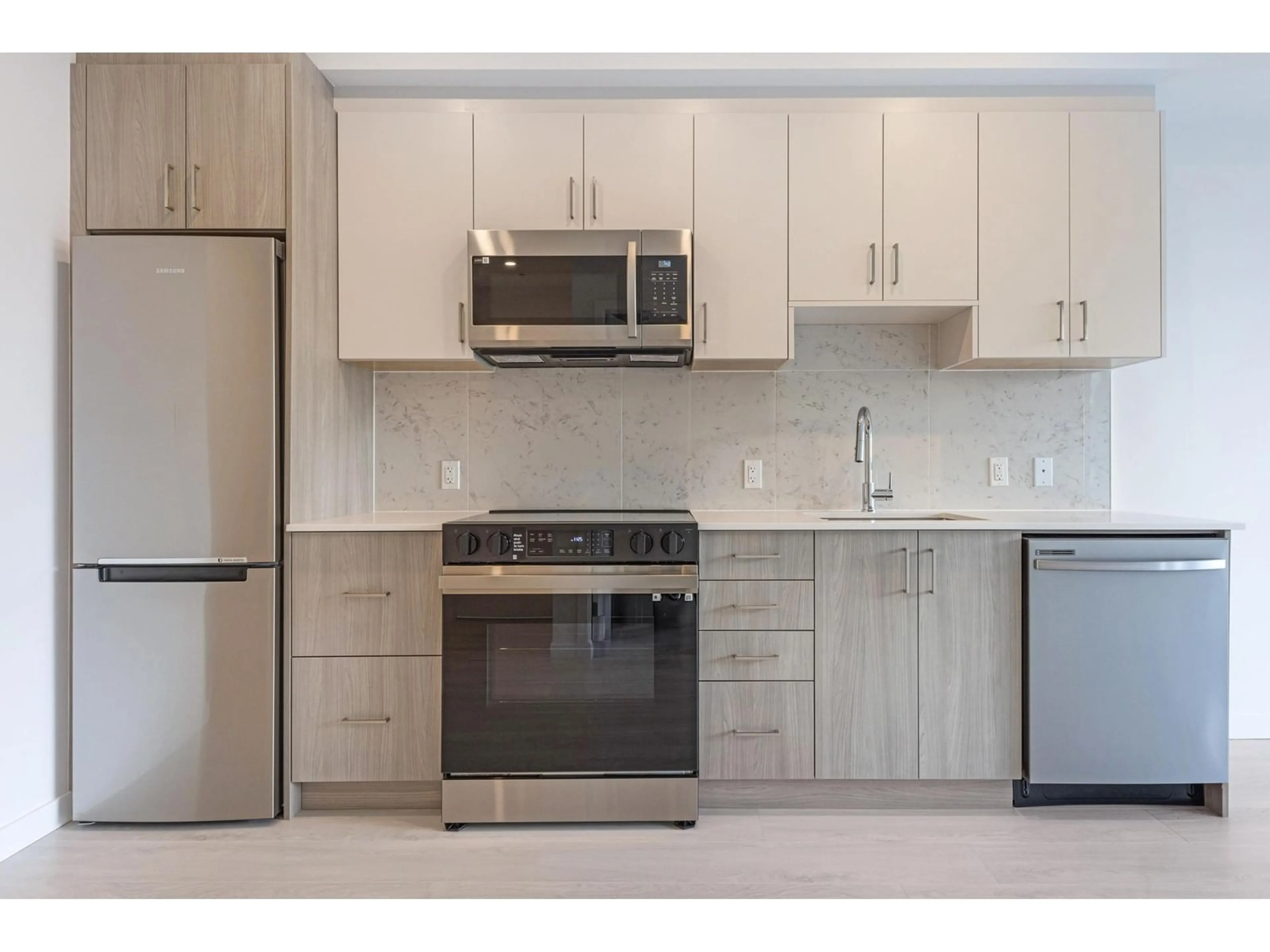 Standard kitchen, unknown for E214 - 13858 108 SOUTH, Surrey British Columbia V3T2K8