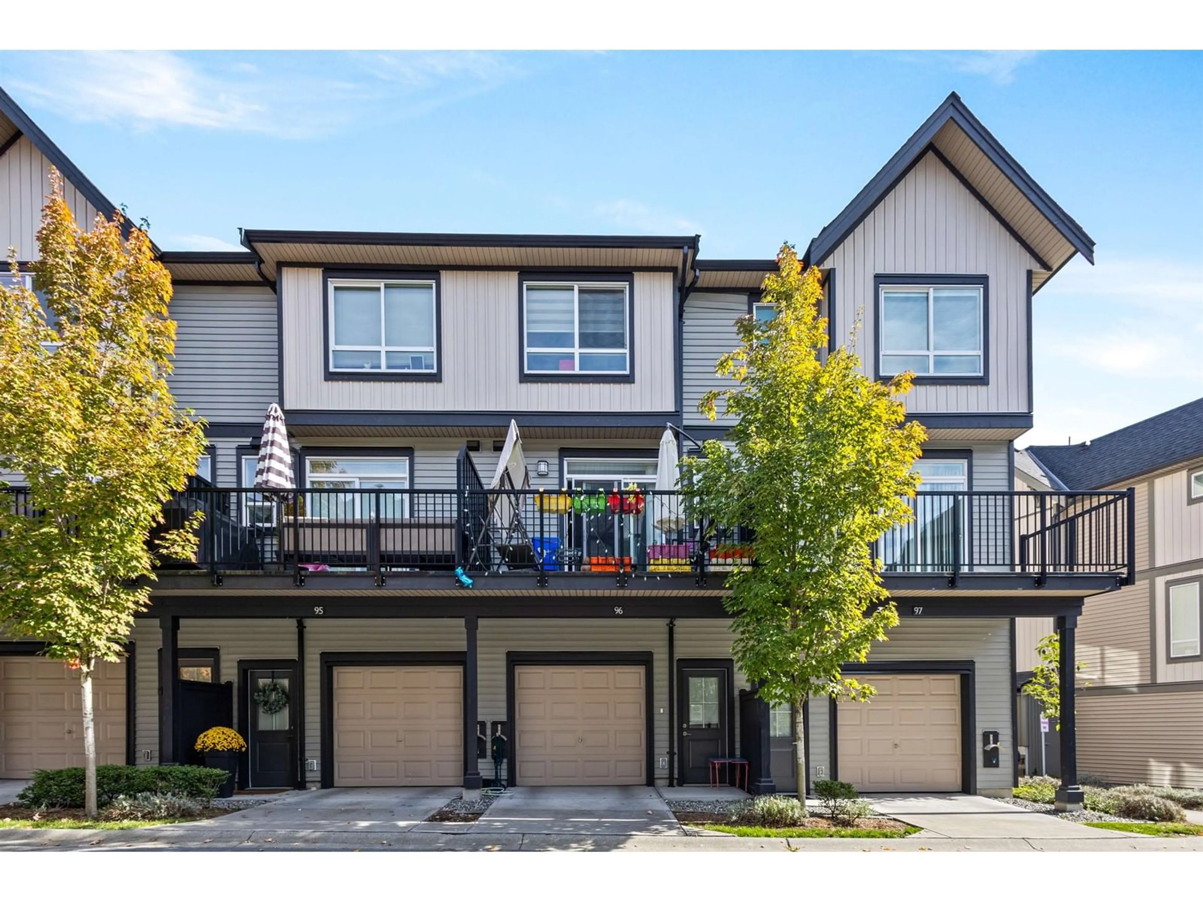 A pic from exterior of the house or condo, the front or back of building for 96 30930 WESTRIDGE PLACE, Abbotsford British Columbia V2T0H6