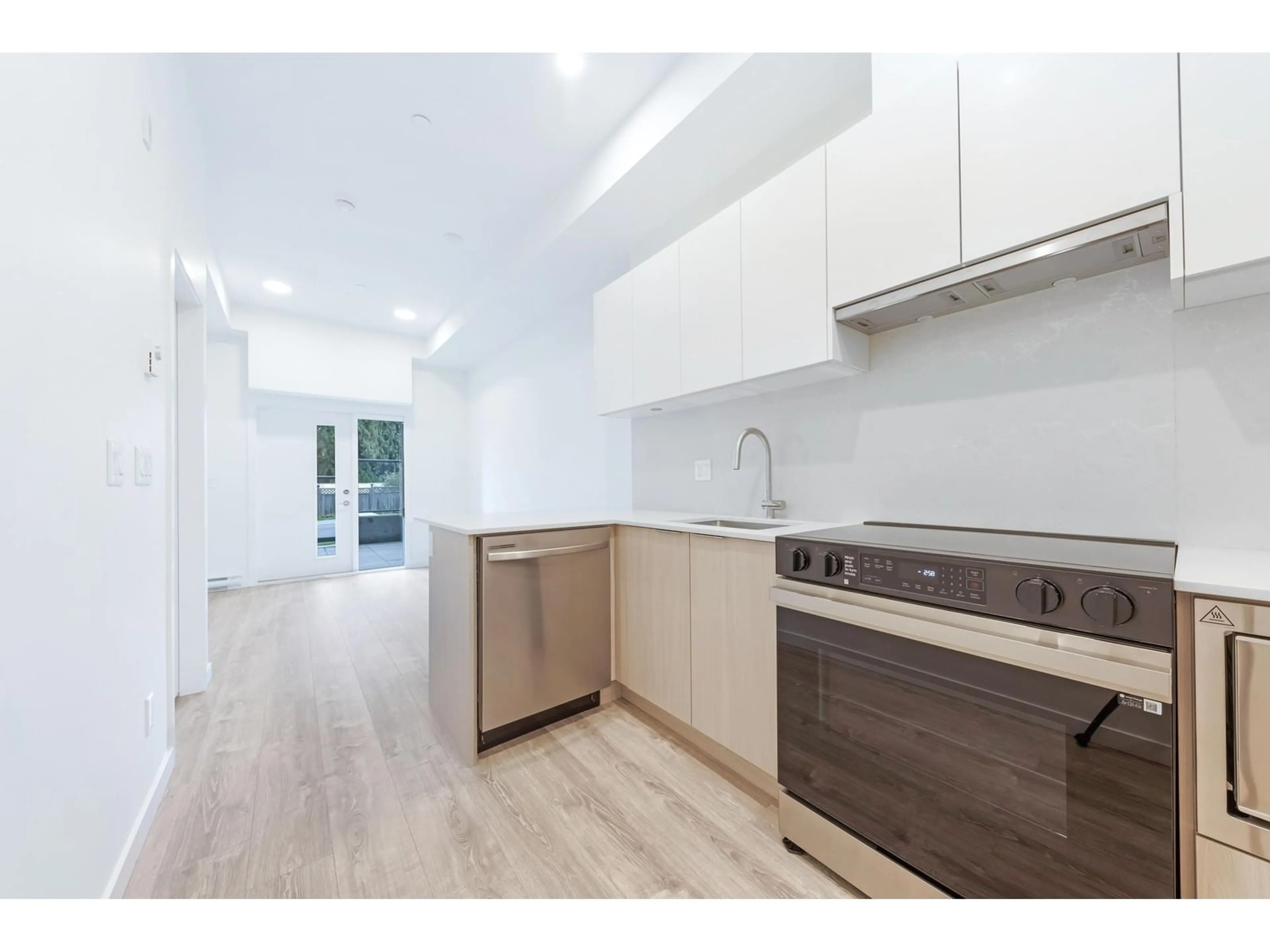 Standard kitchen, unknown for W108 - 10828 139A STREET, Surrey British Columbia V3R3E5