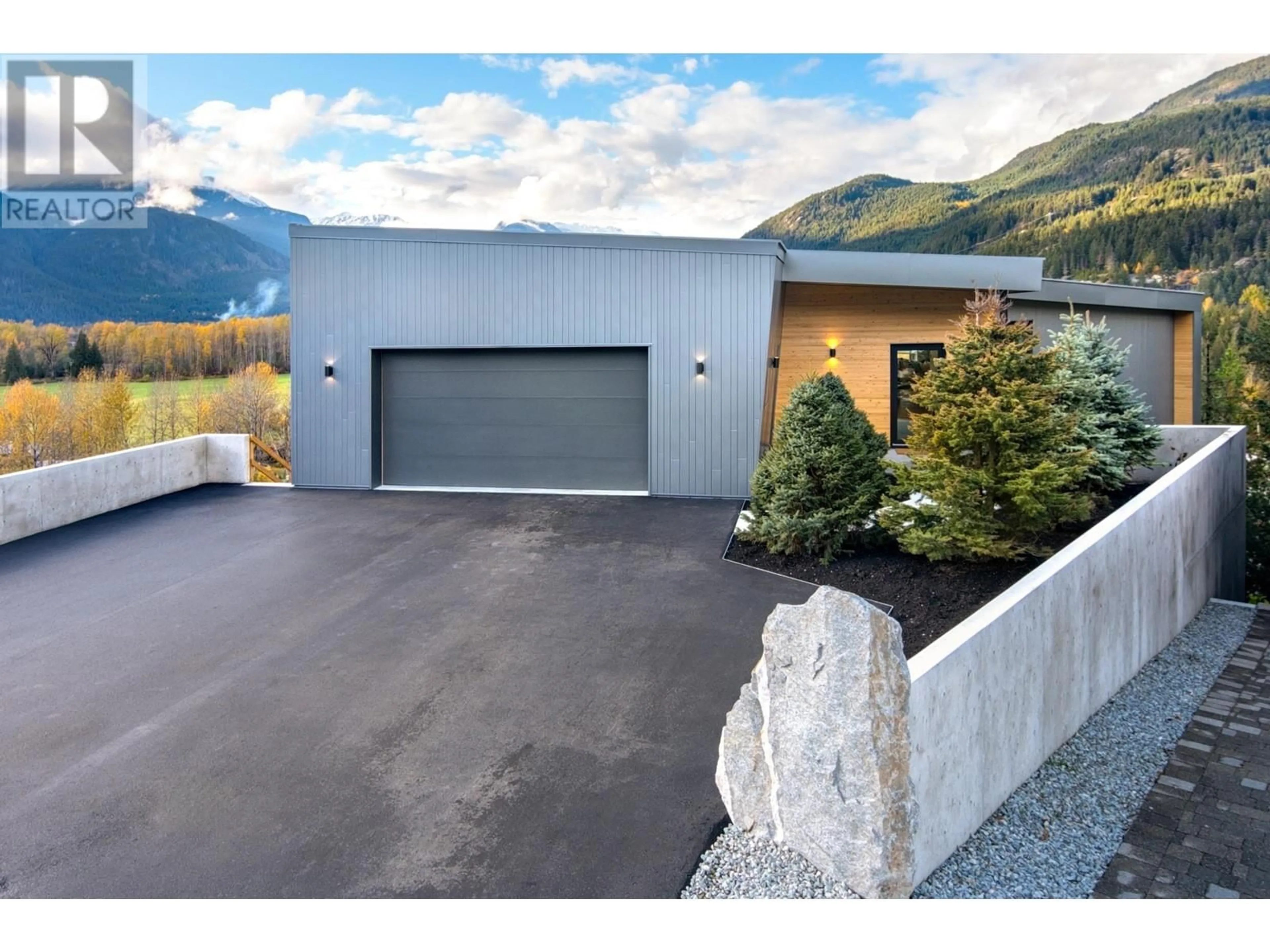 Indoor garage, cement floor for 1780 PINEWOOD DRIVE, Pemberton British Columbia V0N2L3