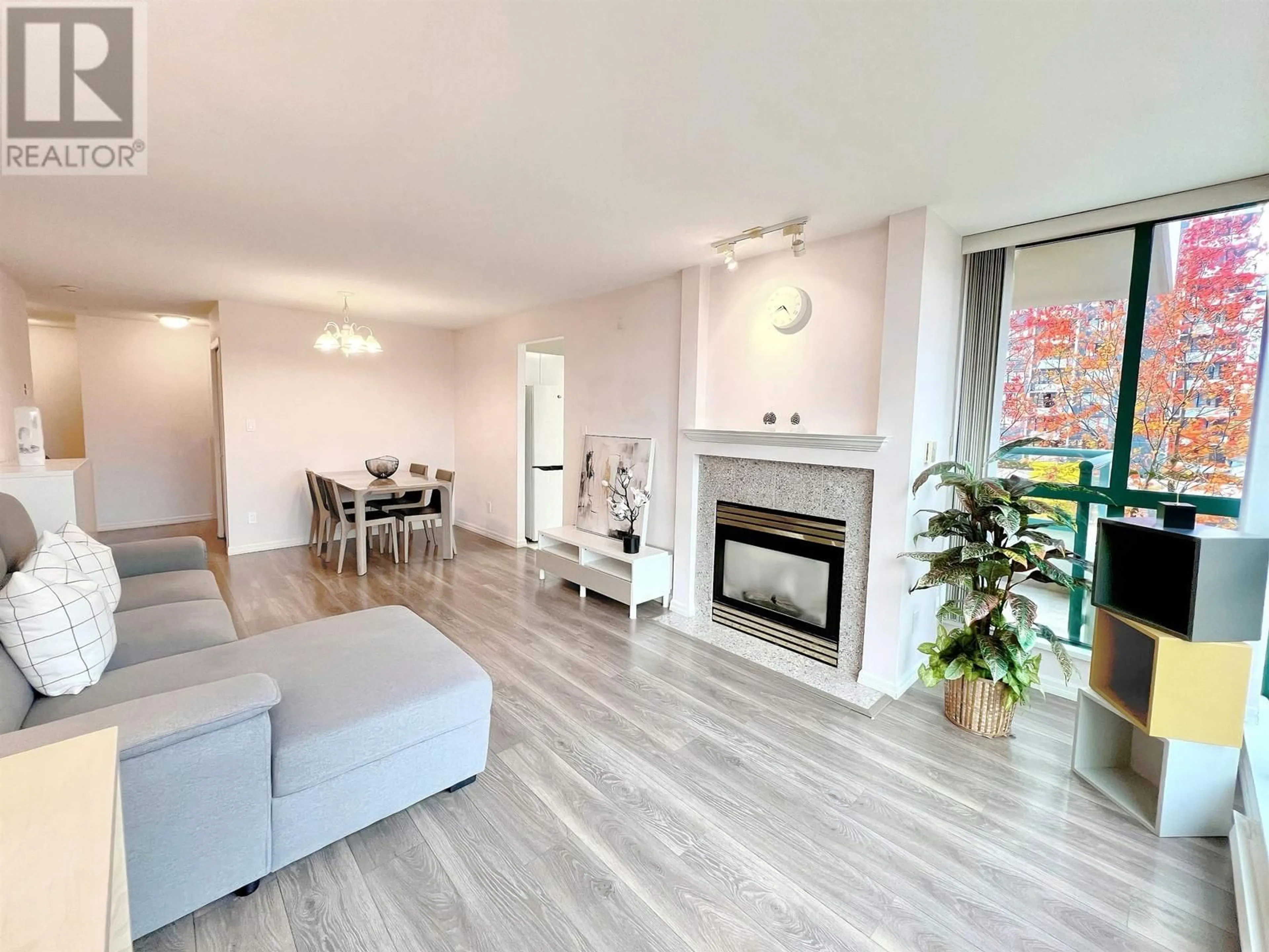 Living room, wood floors for 407 5899 WILSON AVENUE, Burnaby British Columbia V5H4R9