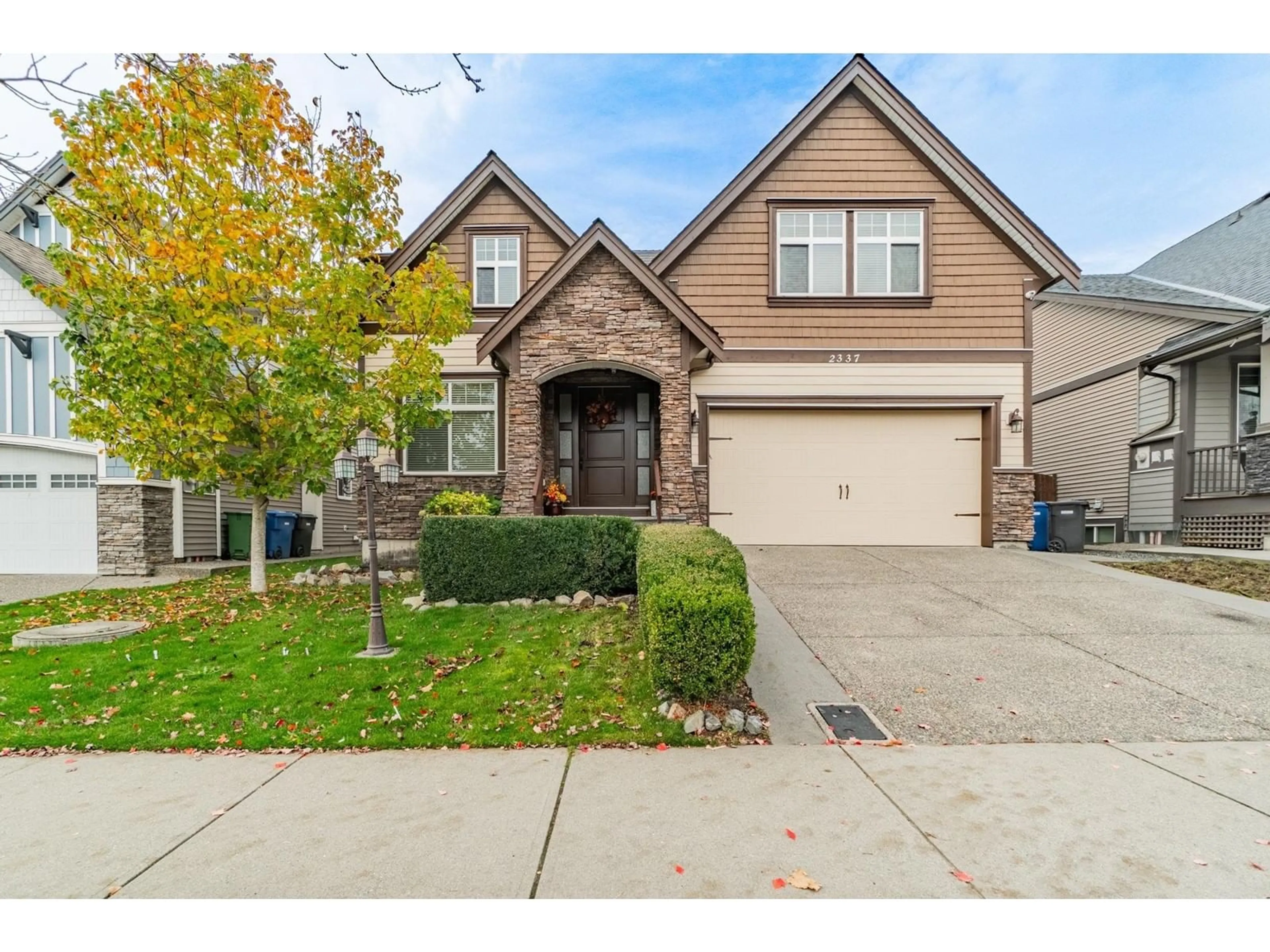 Frontside or backside of a home, the street view for 2337 MERLOT BOULEVARD, Abbotsford British Columbia V4X0A6