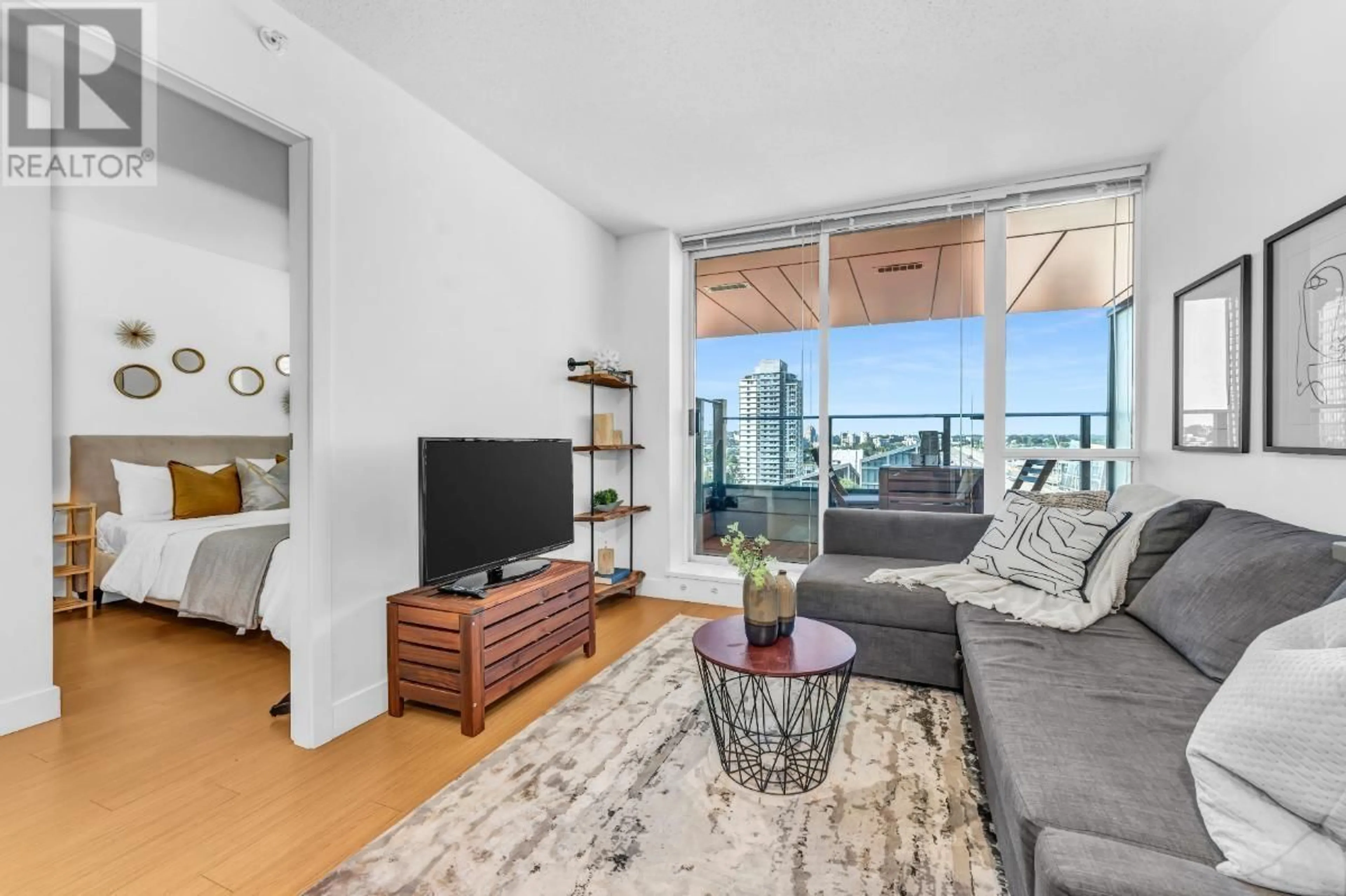 Living room, wood floors for 811 1325 ROLSTON STREET, Vancouver British Columbia V6B0M2