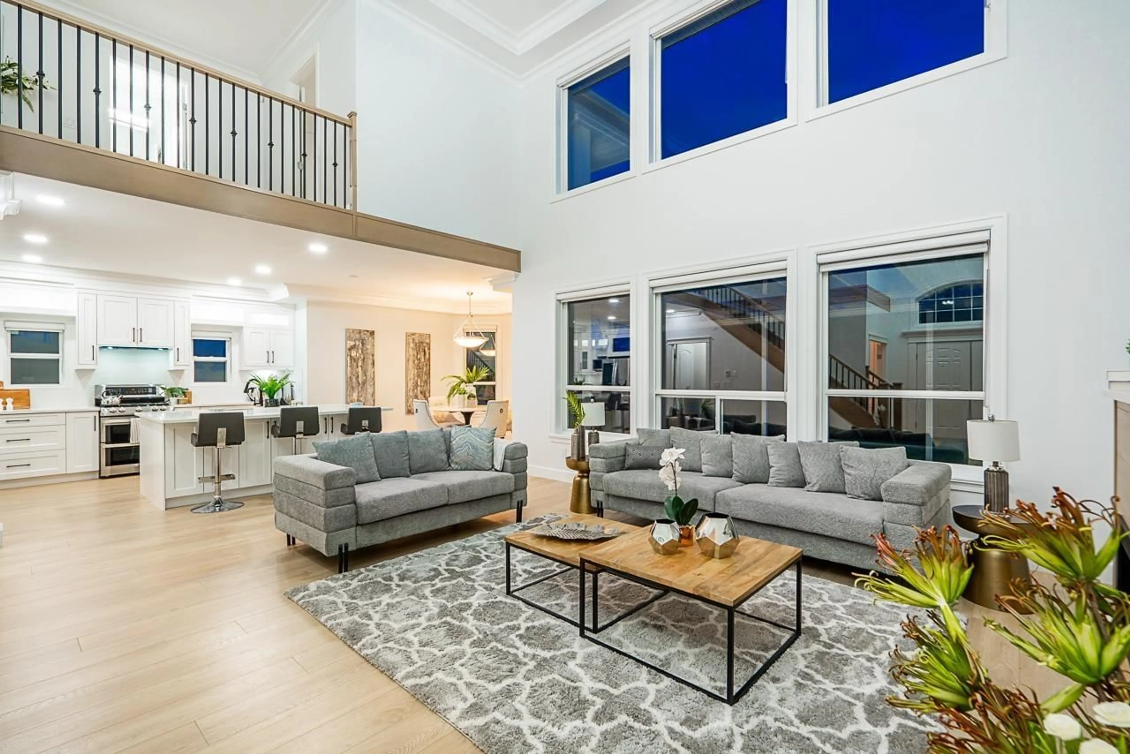 Living room, wood floors for 16368 36A AVENUE, Surrey British Columbia V3Z0M1