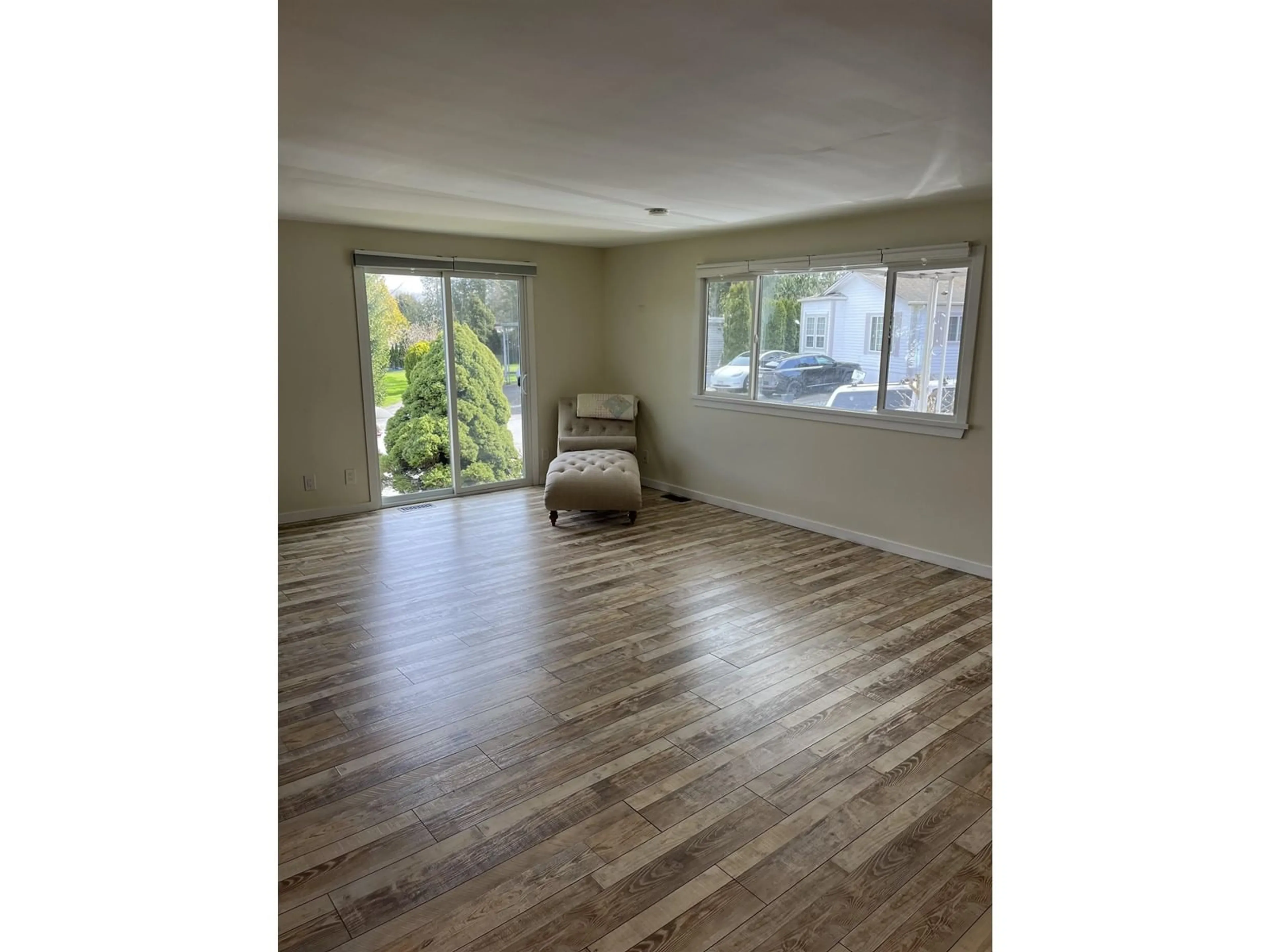 A pic of a room for 6 - 1840 160, Surrey British Columbia V4A4X4