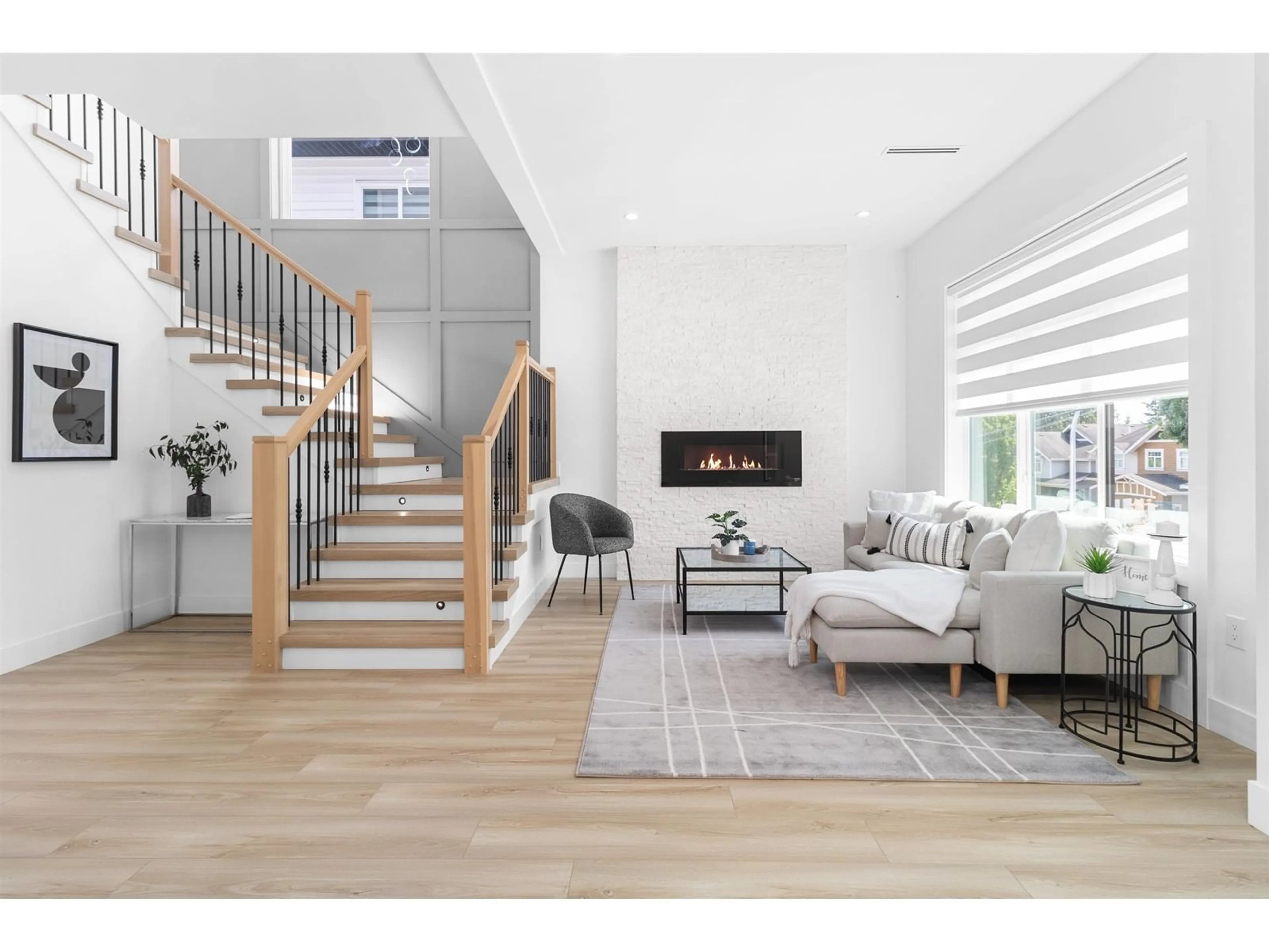 Living room, wood floors for 20481 68 AVENUE, Langley British Columbia V2Y3C8