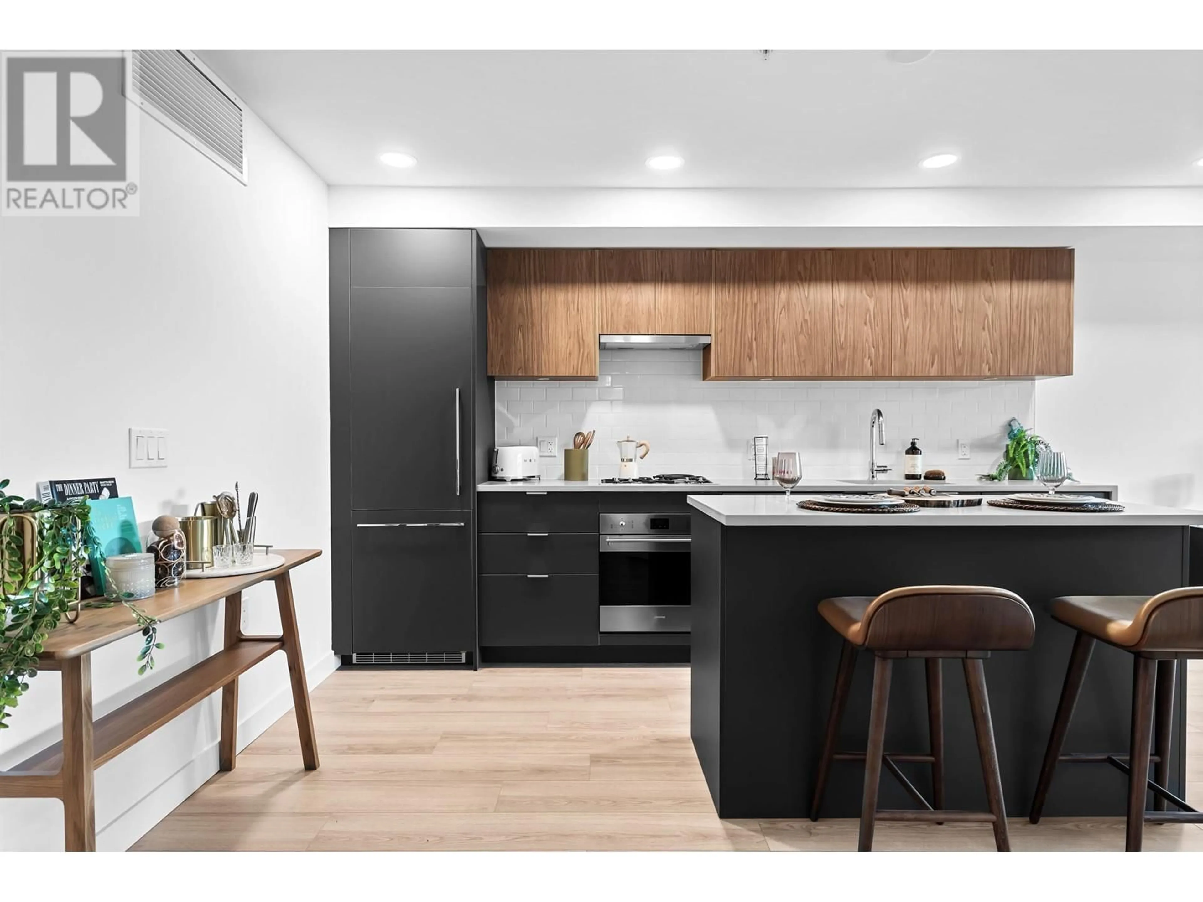 Open concept kitchen for 403 2419 GRANT STREET, Vancouver British Columbia V0V0V0