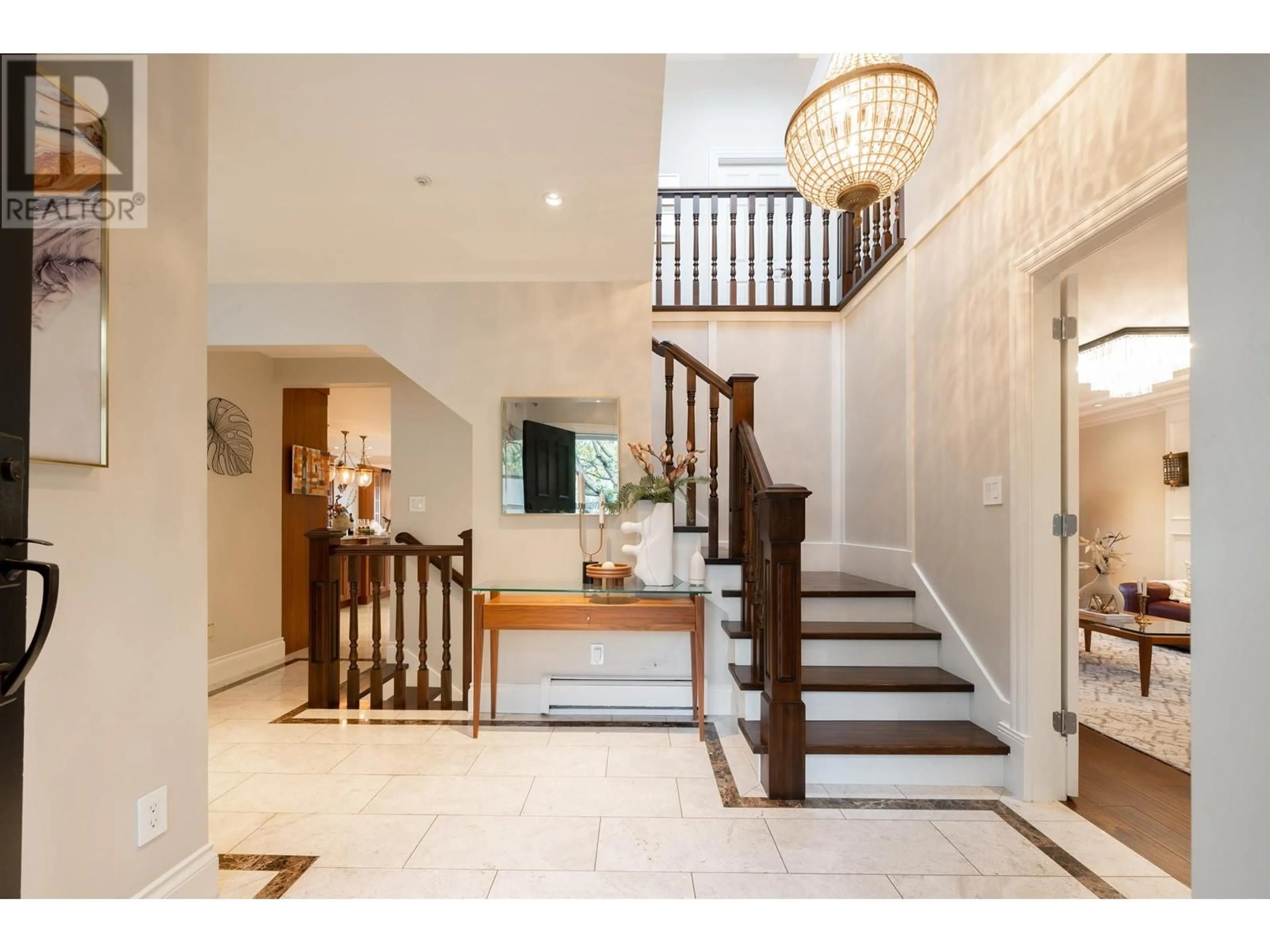 Indoor foyer, wood floors for 3982 W 35TH AVENUE, Vancouver British Columbia V6N2P2