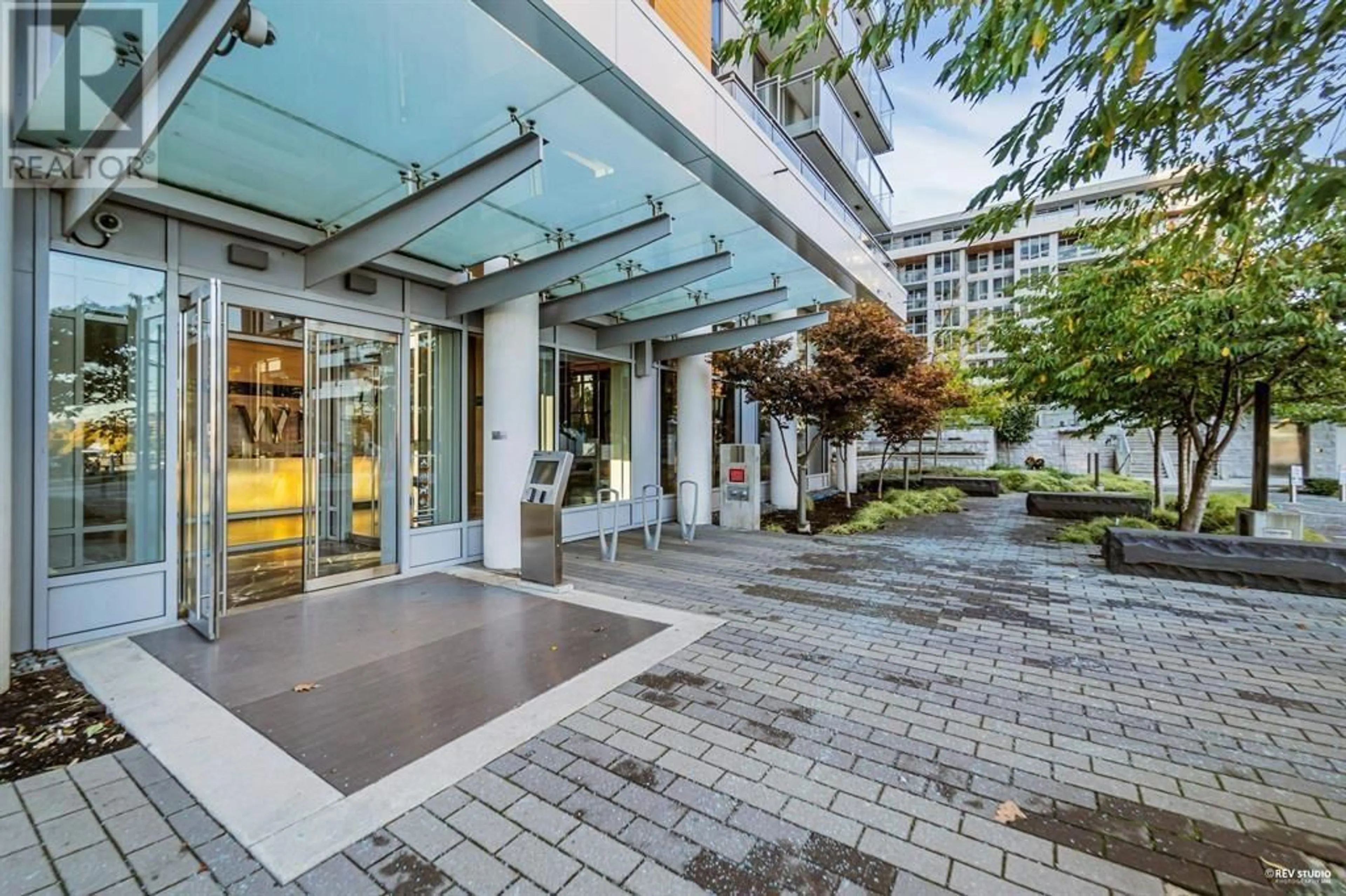 Indoor foyer for 615 455 SW MARINE DRIVE, Vancouver British Columbia V5X0H3