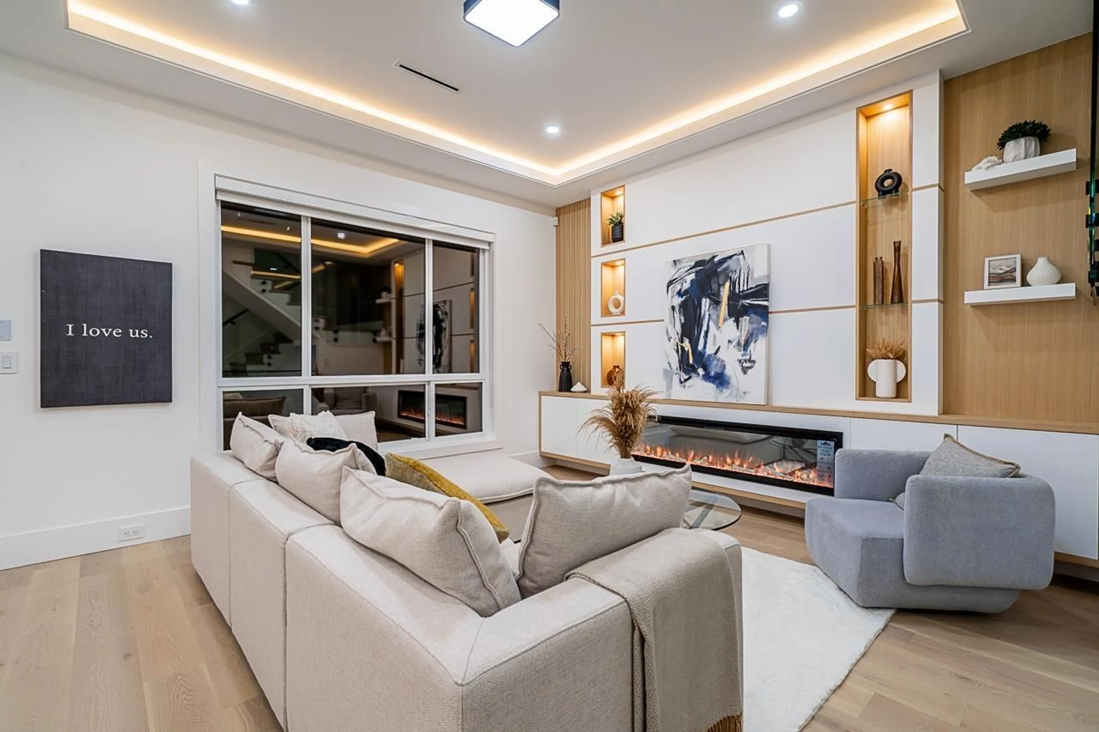 Living room, wood floors for 7150 204A STREET, Langley British Columbia V2Y3S7