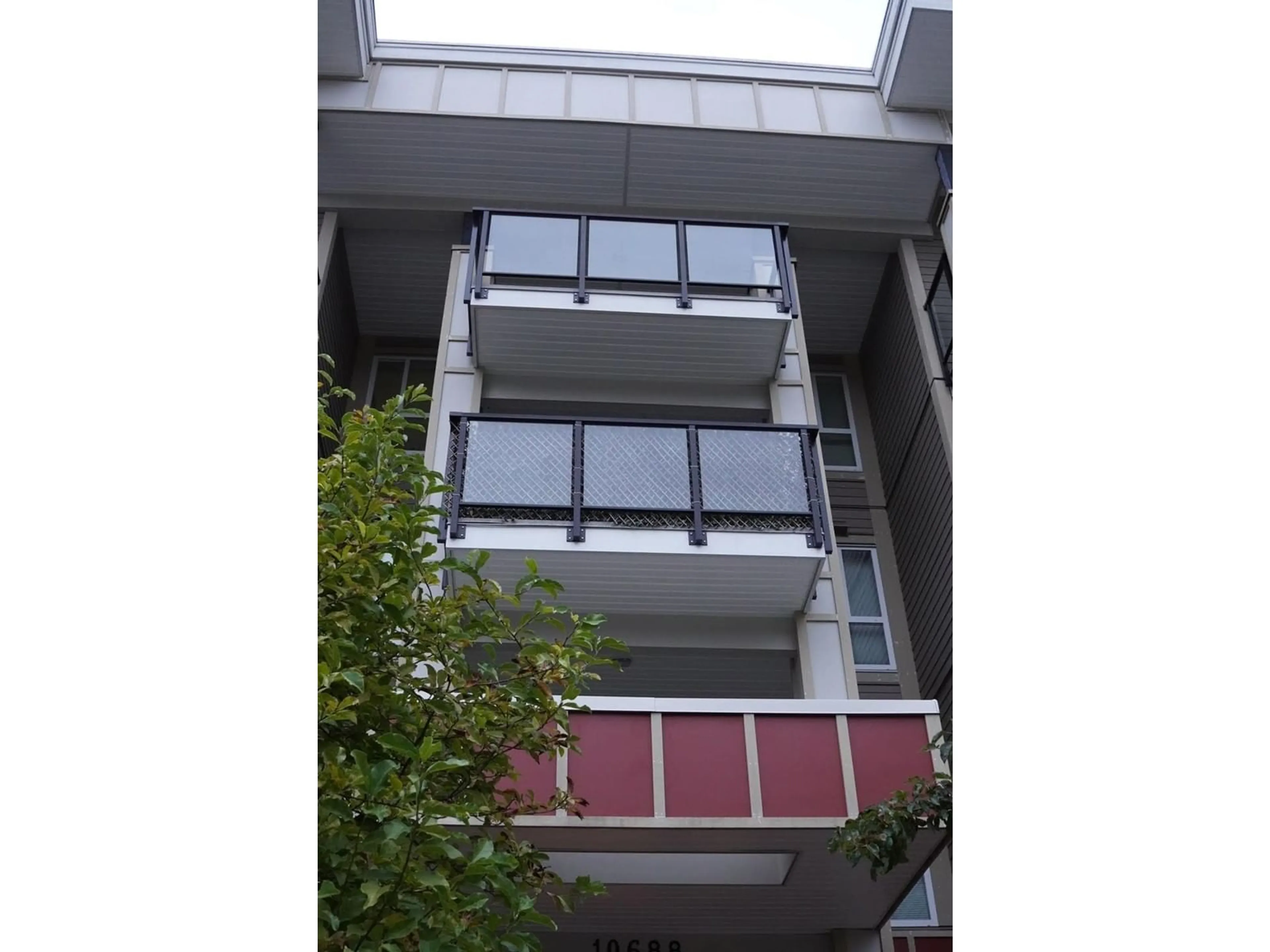 A pic from exterior of the house or condo, the front or back of building for 116 10688 140 STREET, Surrey British Columbia V3T0M6