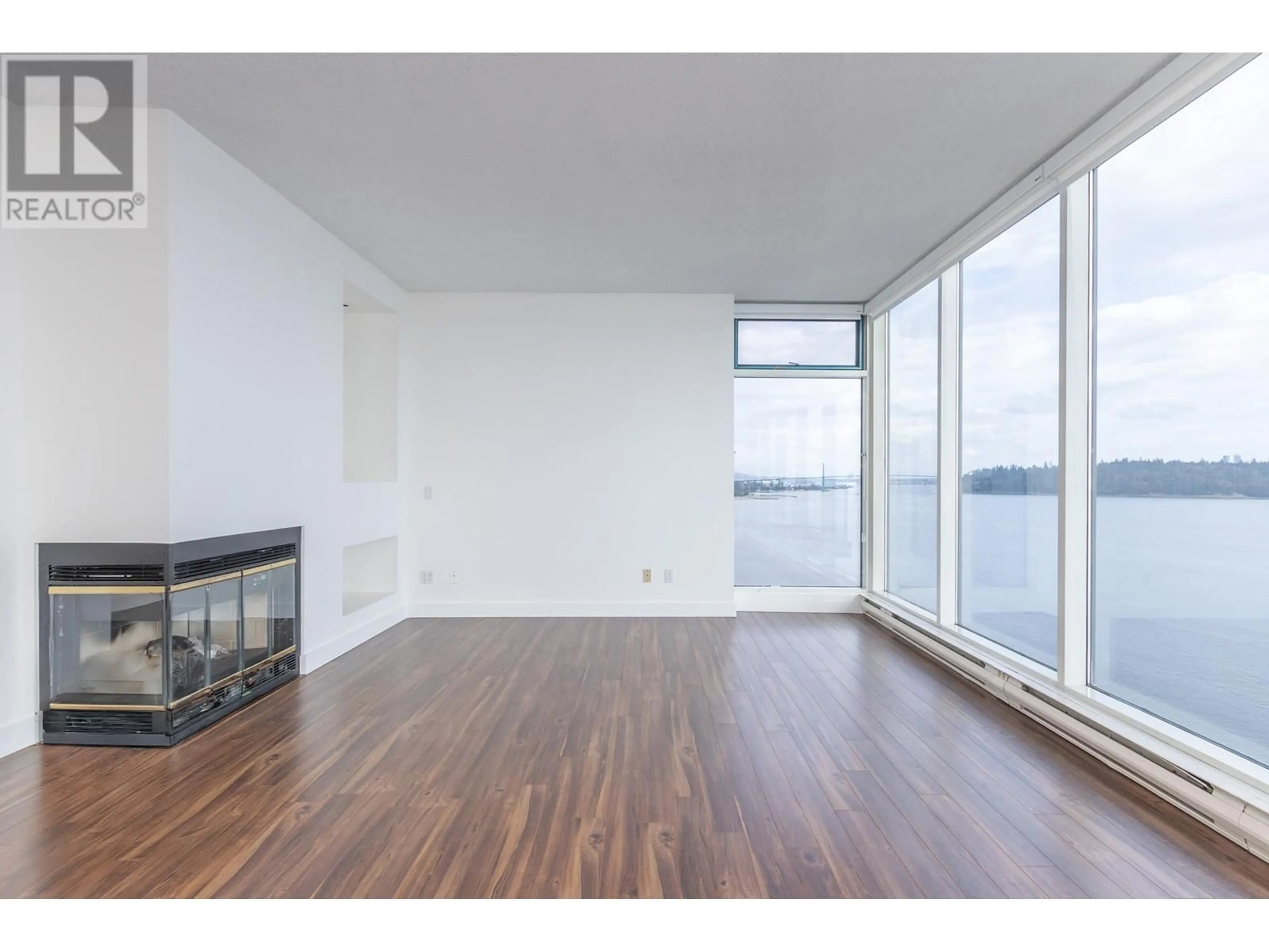 A pic of a room, wood floors for 1201 2120 ARGYLE AVENUE, West Vancouver British Columbia V7V1A4