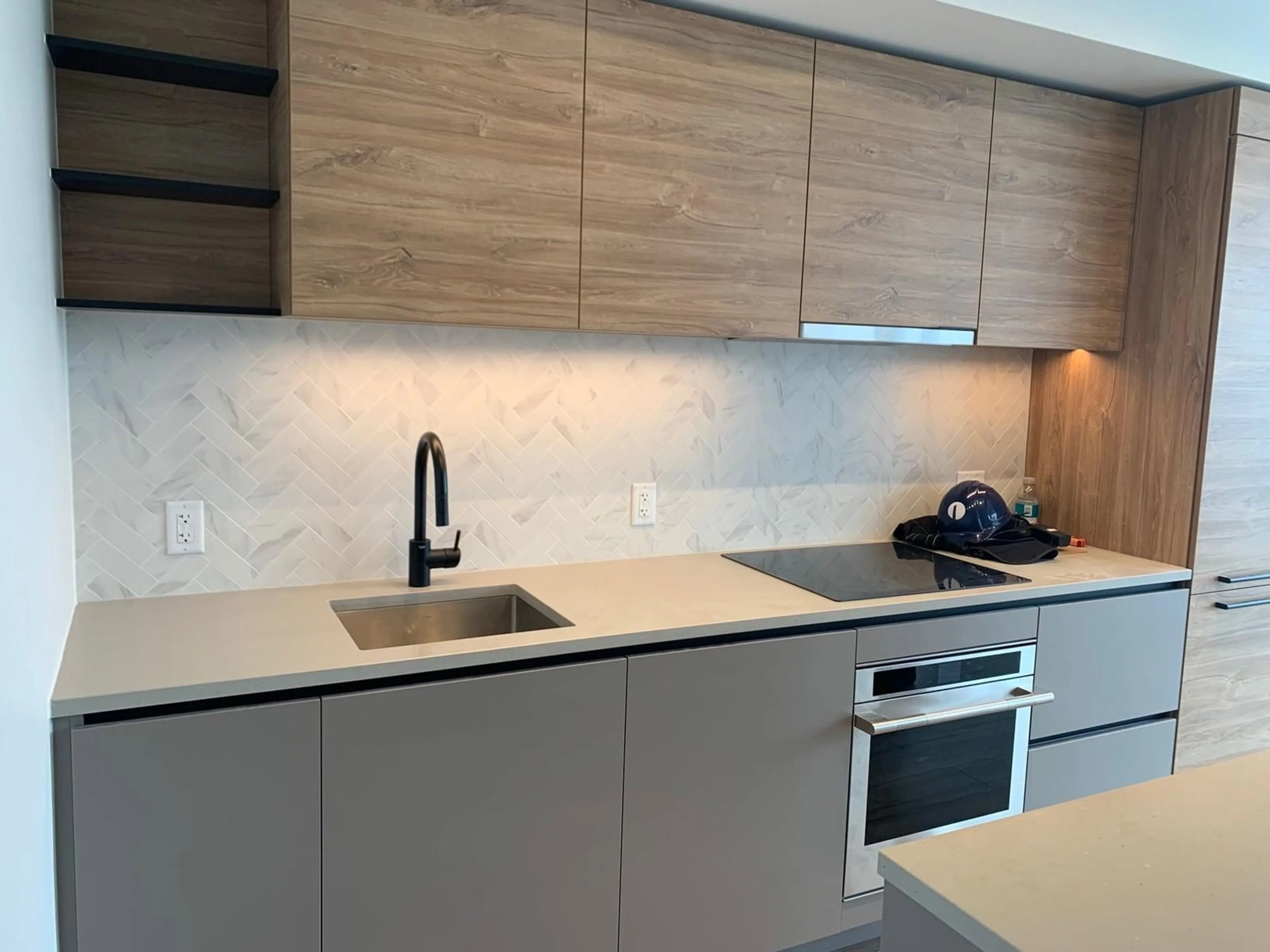 Contemporary kitchen, ceramic floors for 701 10448 UNIVERSITY DRIVE, Surrey British Columbia V3T0S7