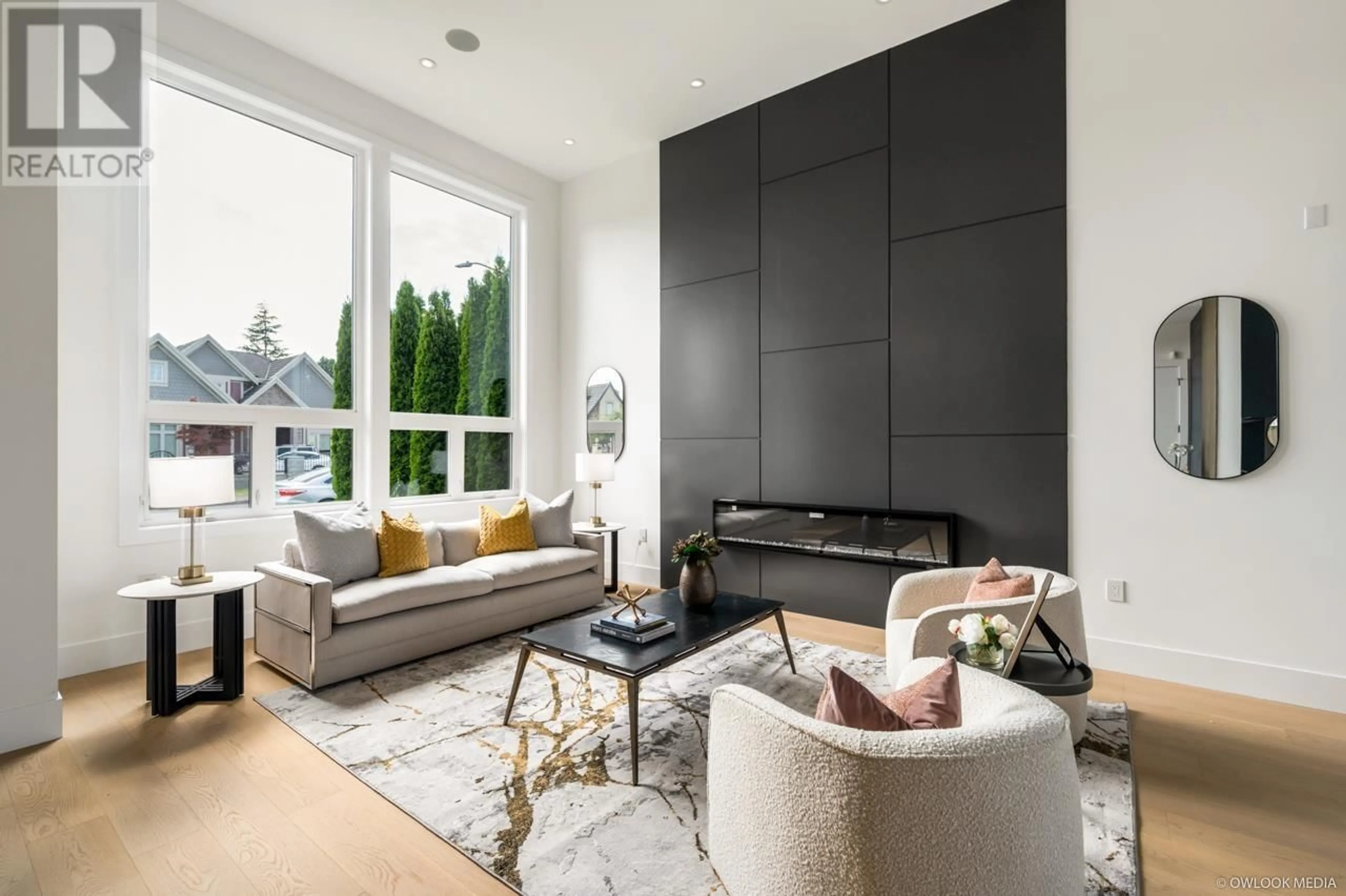 Living room, wood floors for 10791 ASHCROFT AVENUE, Richmond British Columbia V7A3C2