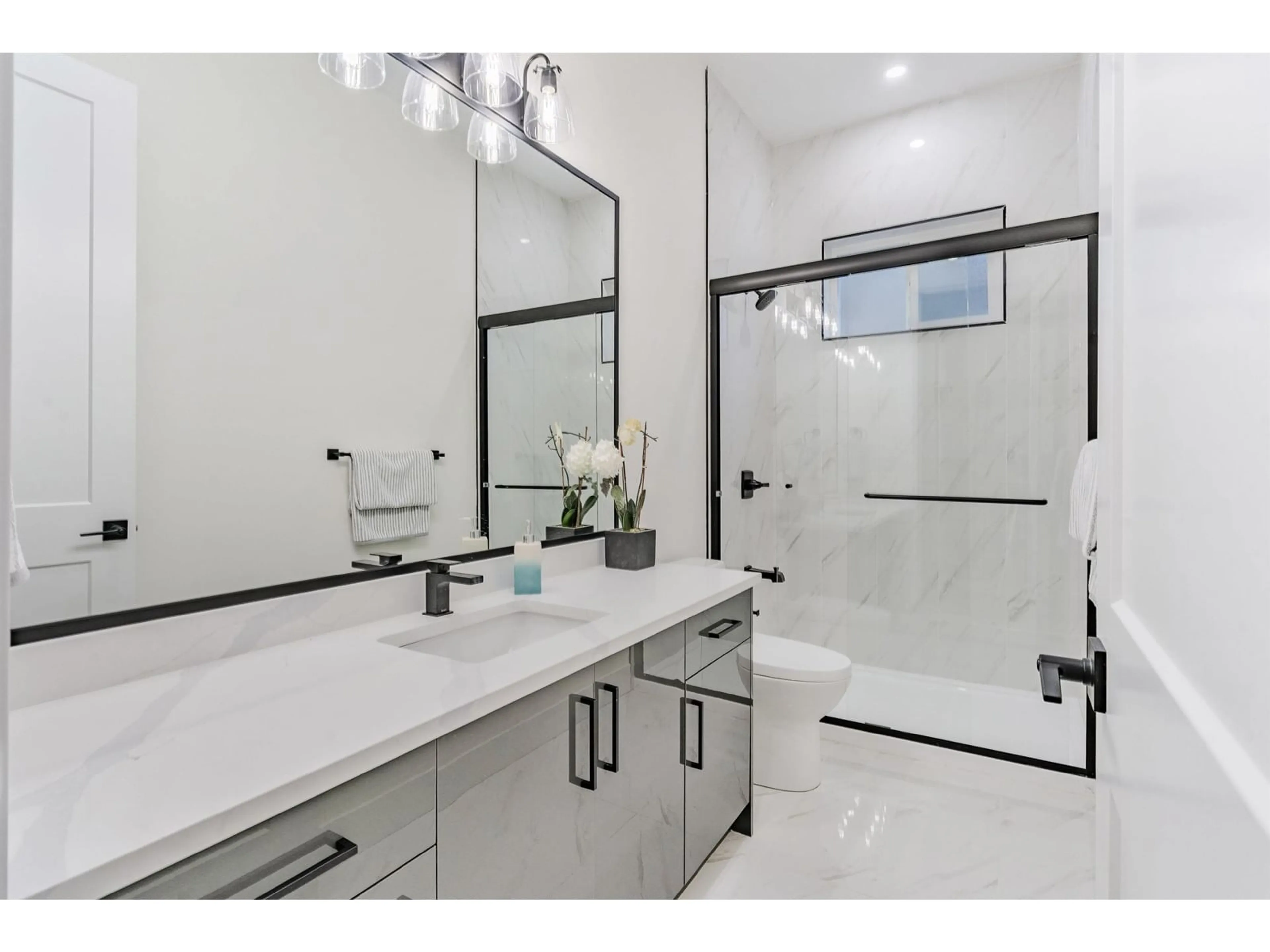 Contemporary bathroom, ceramic floors for 11796 84 AVENUE, Delta British Columbia V4C2M5