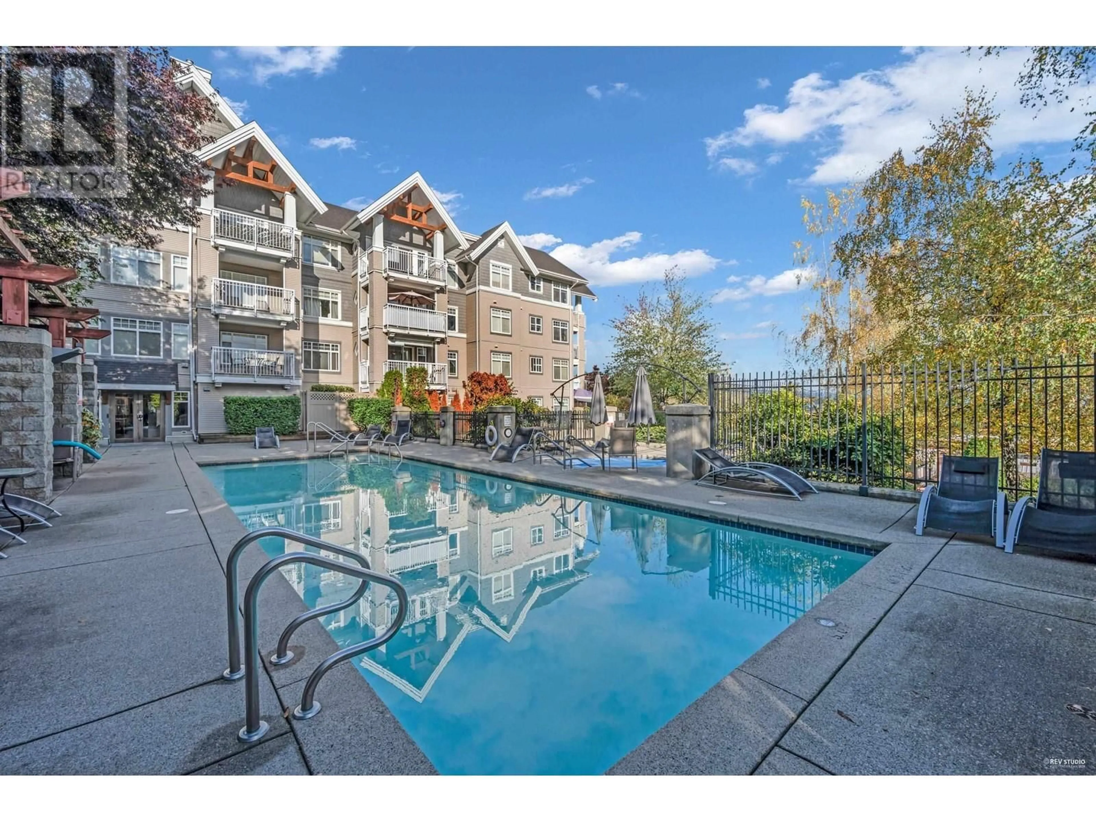 Indoor or outdoor pool for 205 1432 PARKWAY BOULEVARD, Coquitlam British Columbia V3E3L9