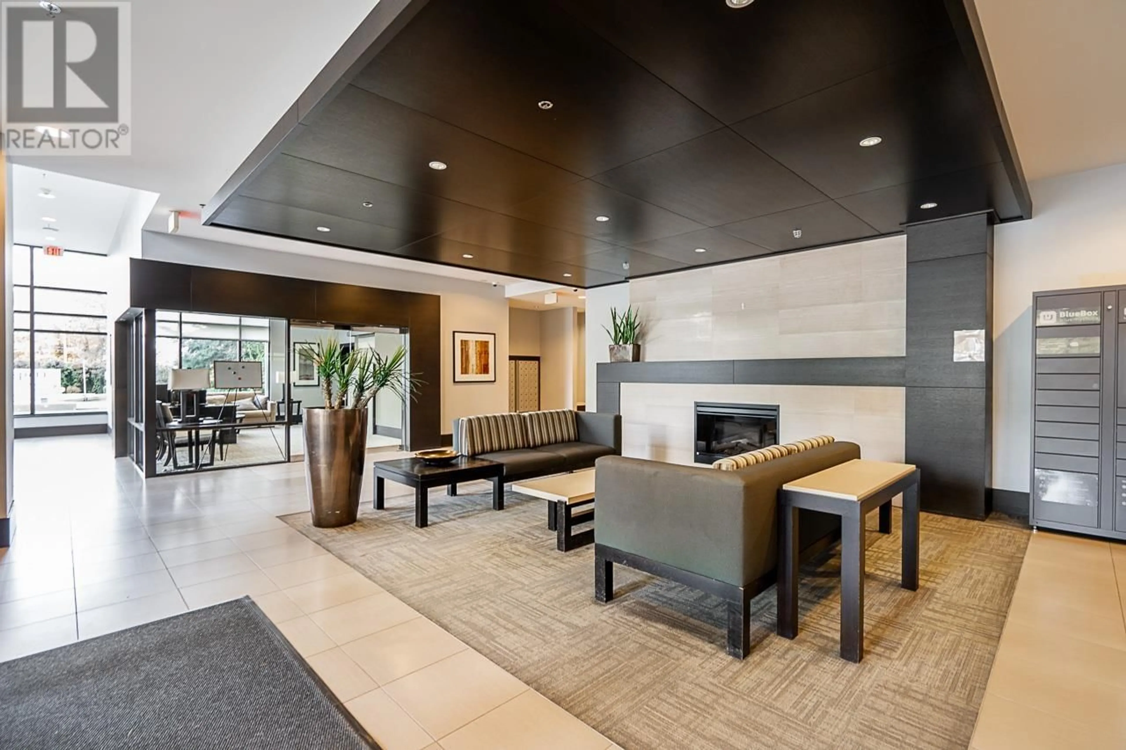 Indoor lobby for 801 7328 ARCOLA STREET, Burnaby British Columbia V5E0A7