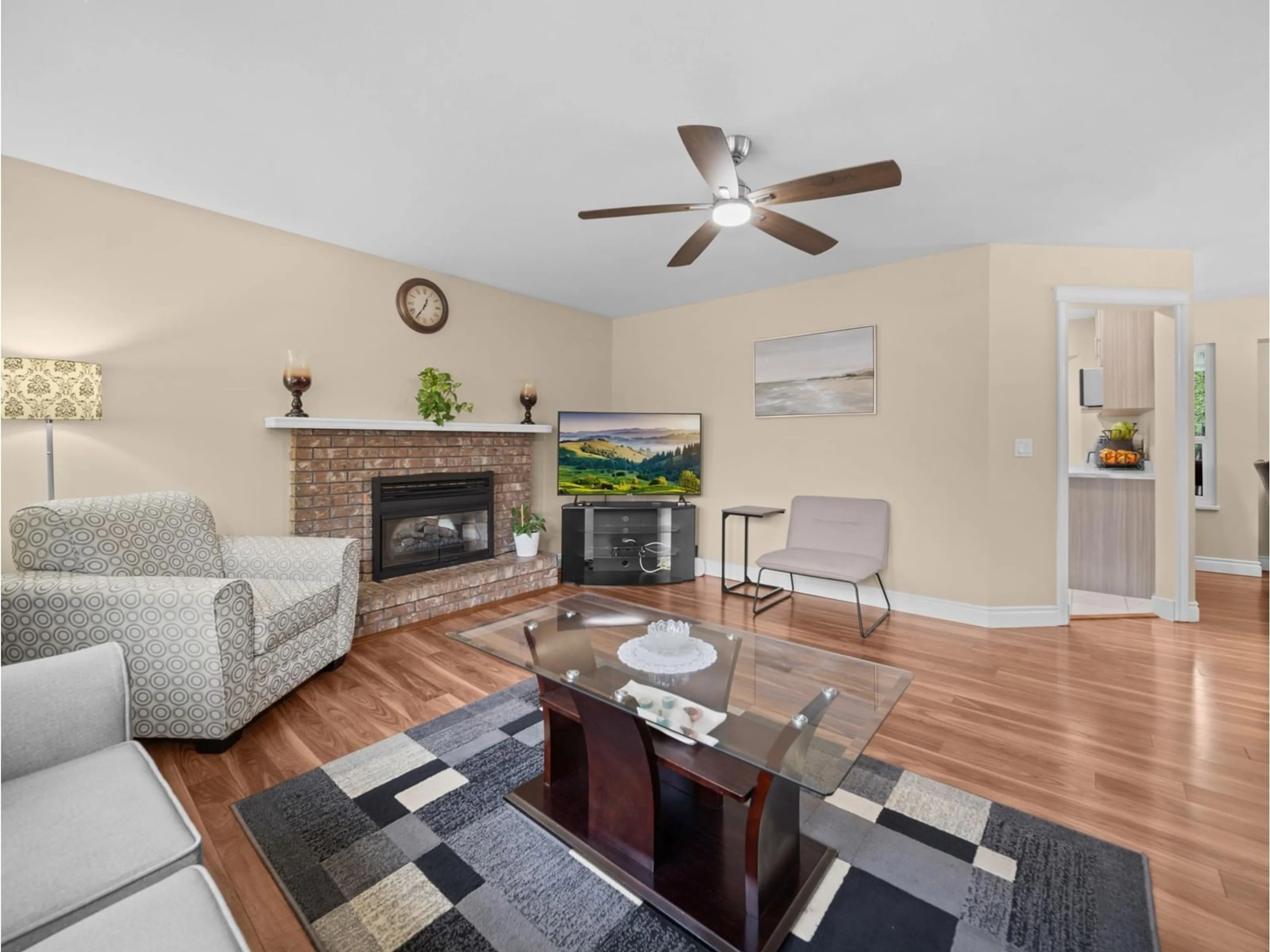 Living room, wood floors for 12272 73A AVENUE, Surrey British Columbia V3W9J3