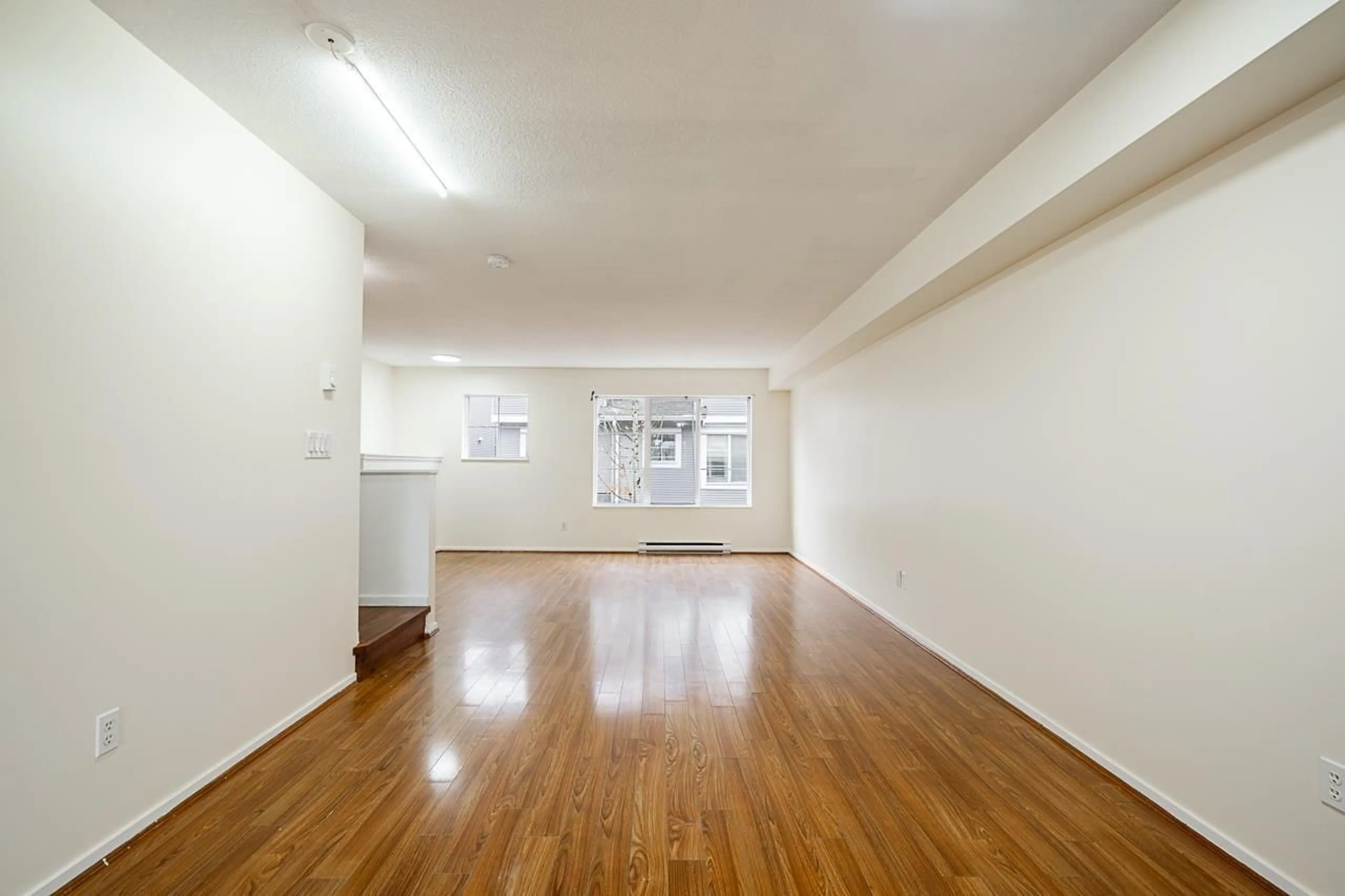 Other indoor space, wood floors for 53 15155 62A AVENUE, Surrey British Columbia V3S8A6