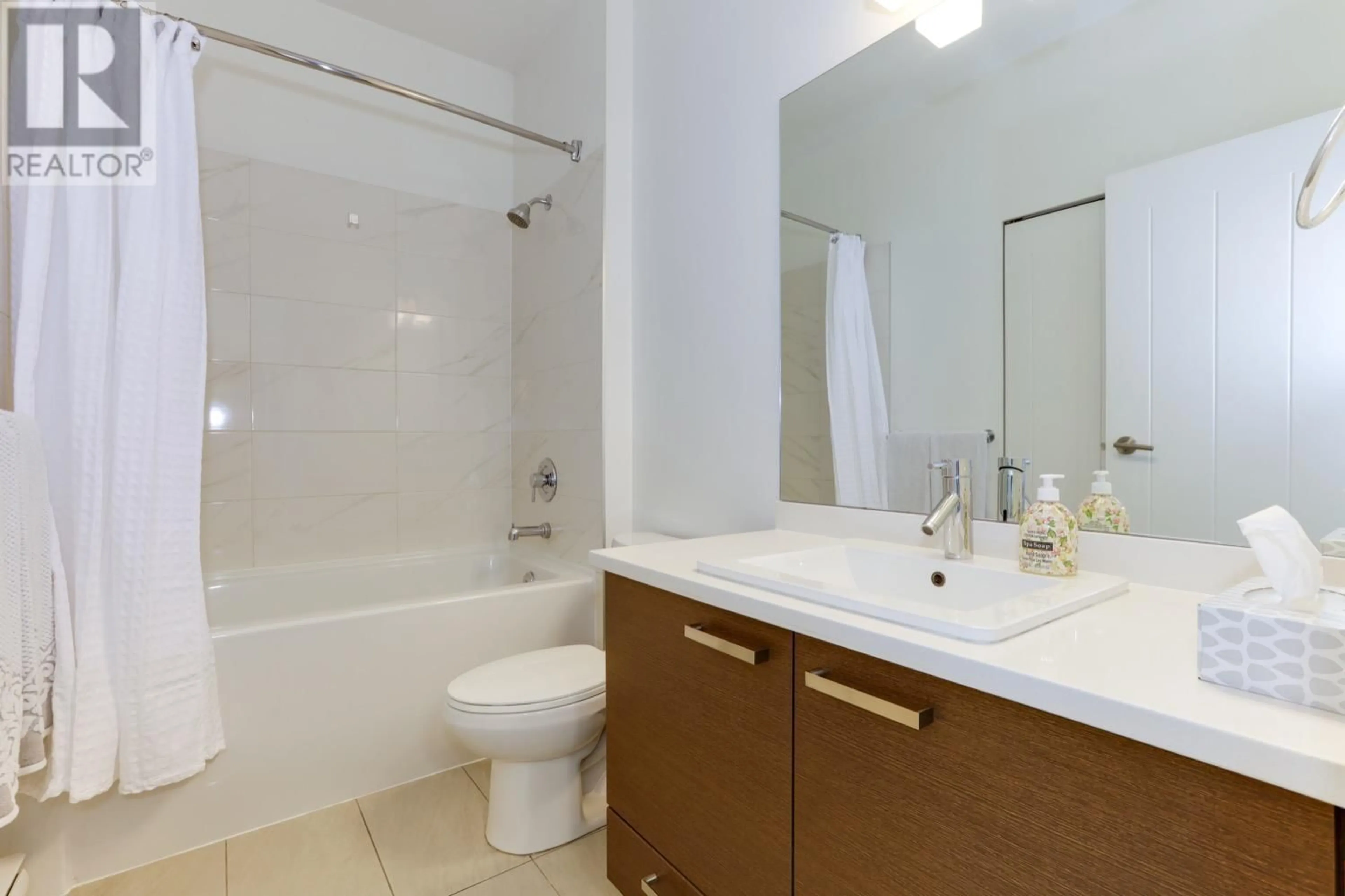 Standard bathroom, not visible floor for 416 10880 NO. 5 ROAD, Richmond British Columbia V6W0B3