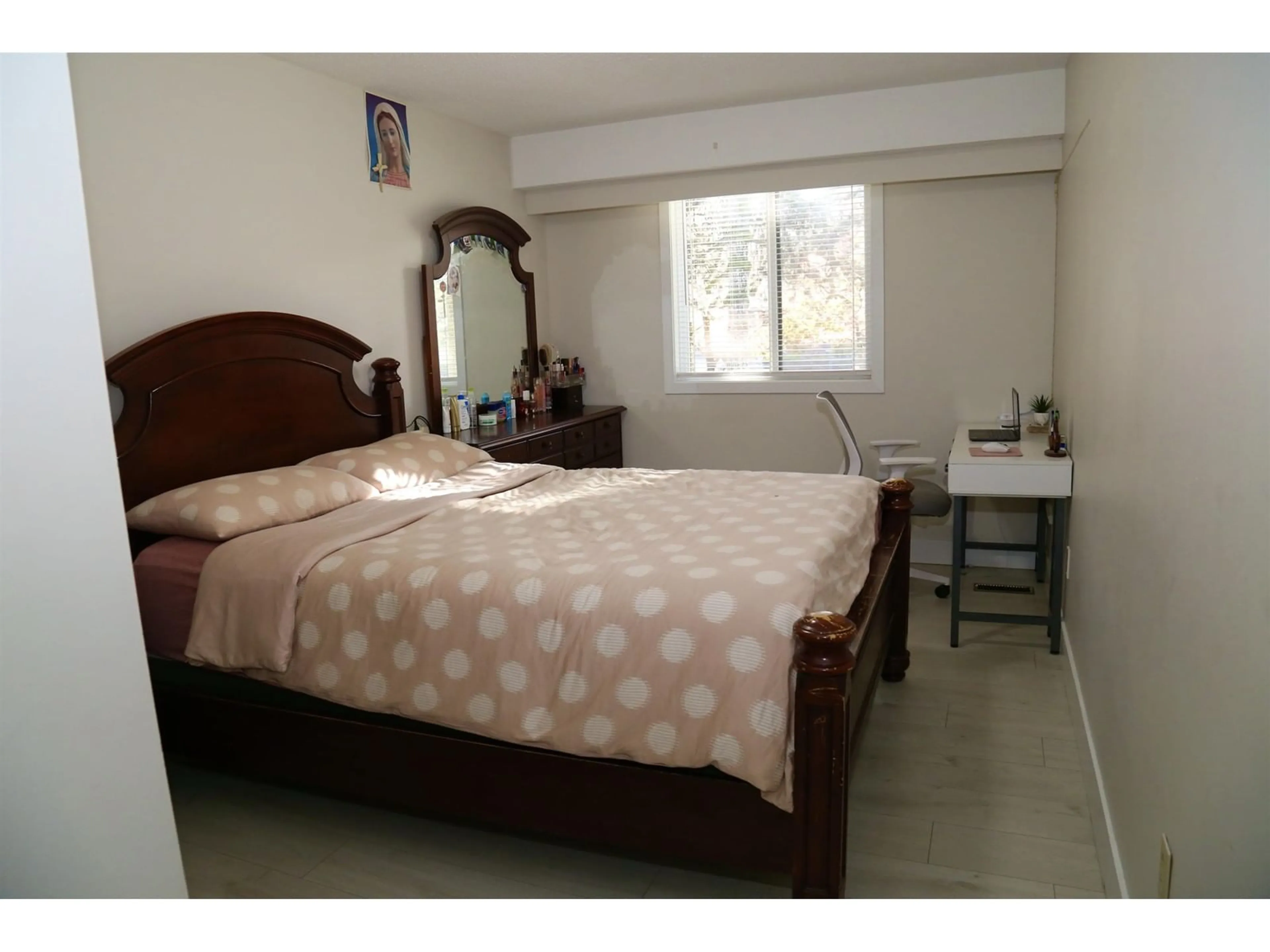 A pic of a room, unknown floor for 7 14171 104 AVENUE, Surrey British Columbia V3T1X6