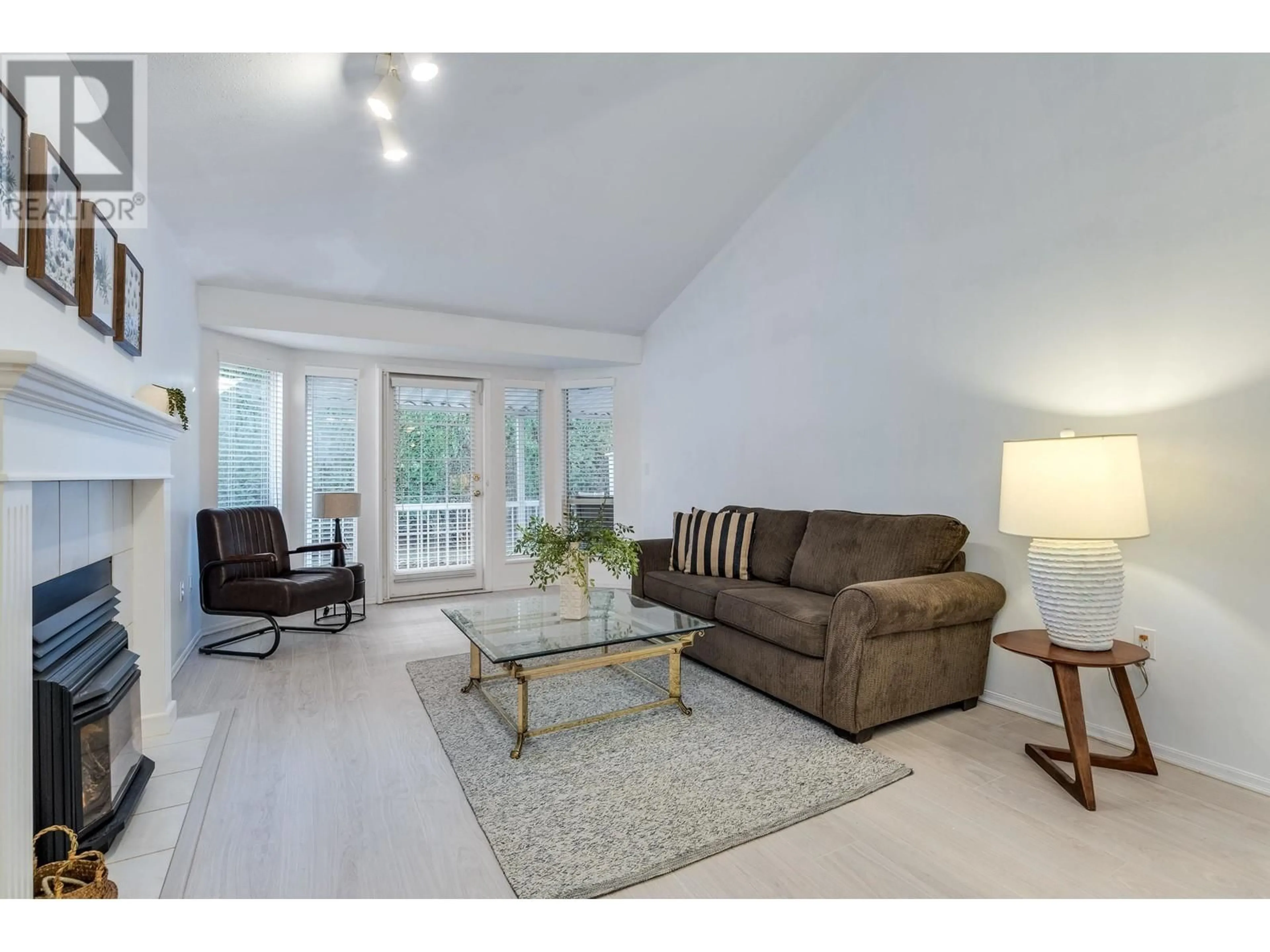 Living room, wood floors for 14 11950 LAITY STREET, Maple Ridge British Columbia V2X5A6