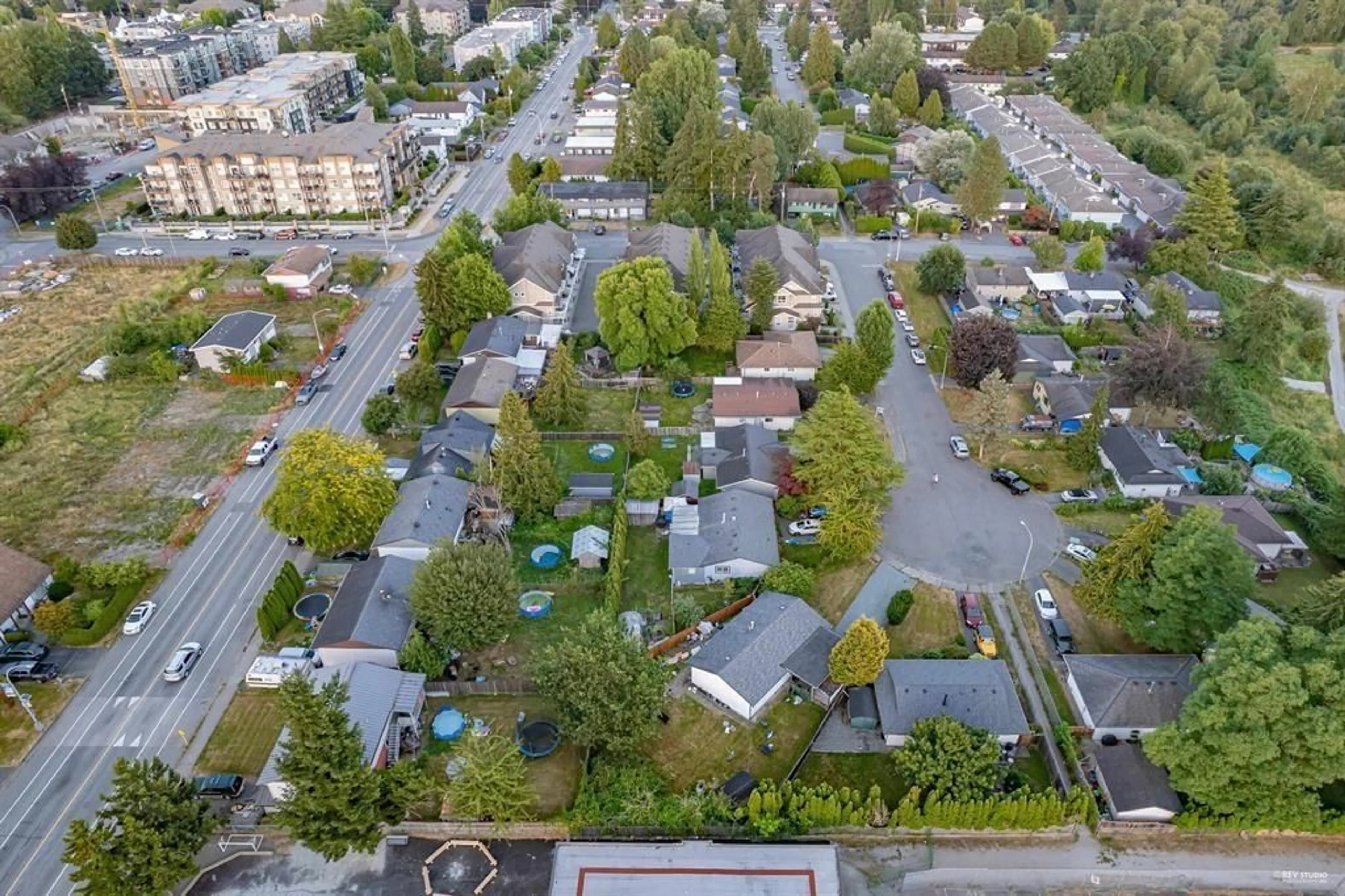 A pic from outside/outdoor area/front of a property/back of a property/a pic from drone, street for 20133 52, Langley British Columbia V3A6R7