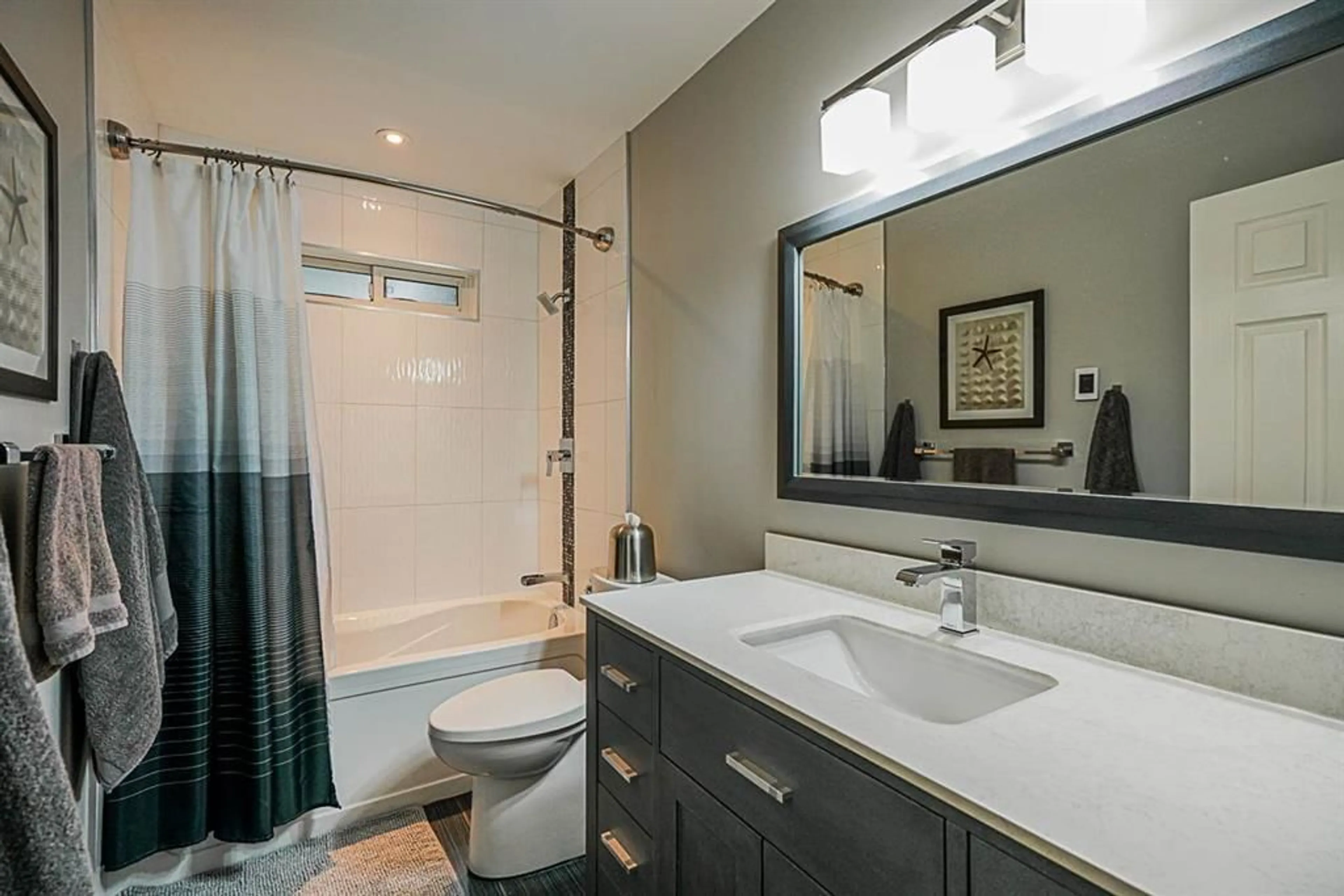 Contemporary bathroom, ceramic/tile floor for 20133 52, Langley British Columbia V3A6R7