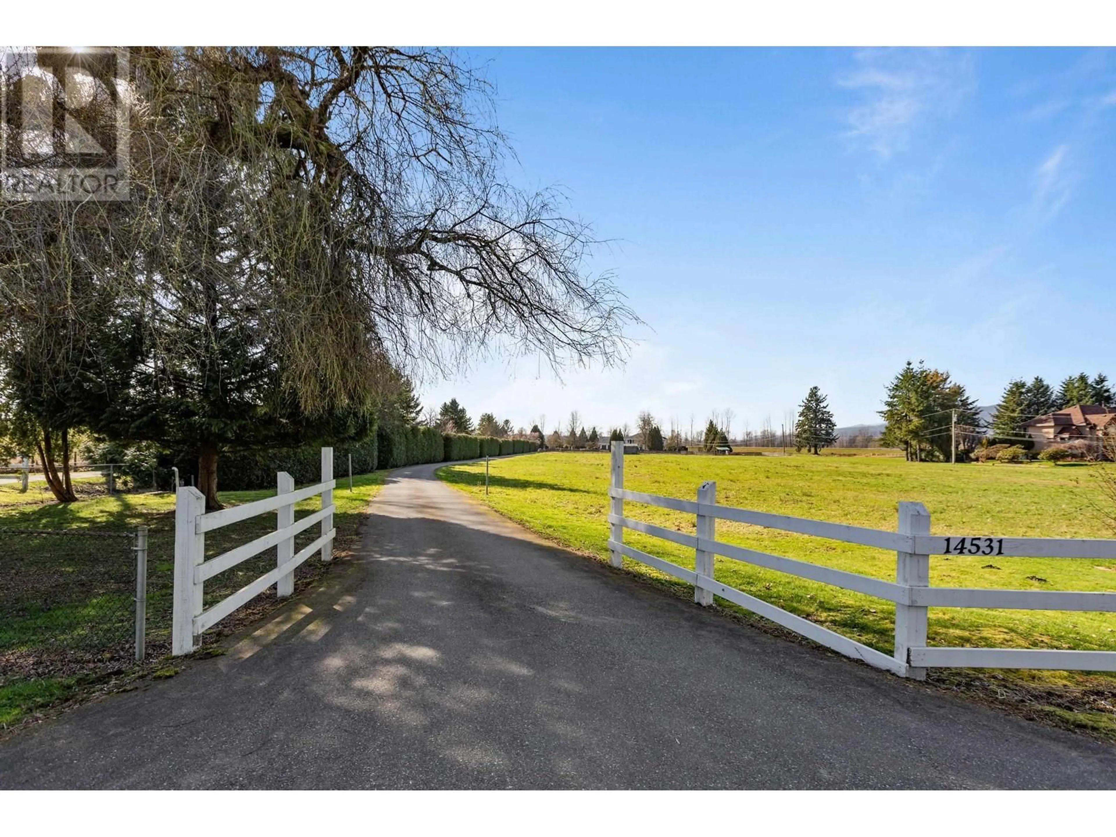 Indoor foyer for 14531 CHARLIER ROAD, Pitt Meadows British Columbia V3Y2T8