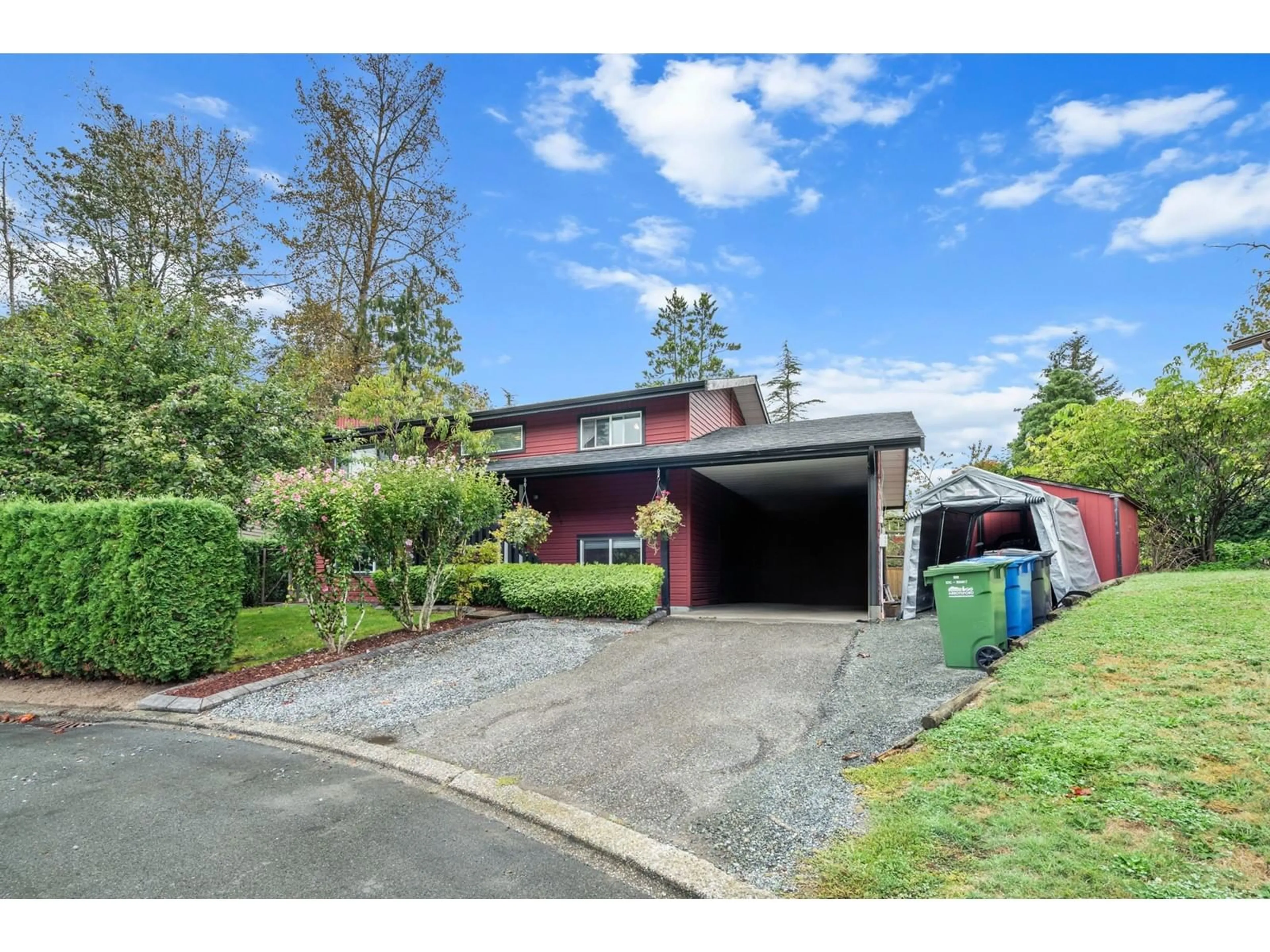 Frontside or backside of a home, the street view for 35315 WELLS GRAY PLACE, Abbotsford British Columbia V2S5X5