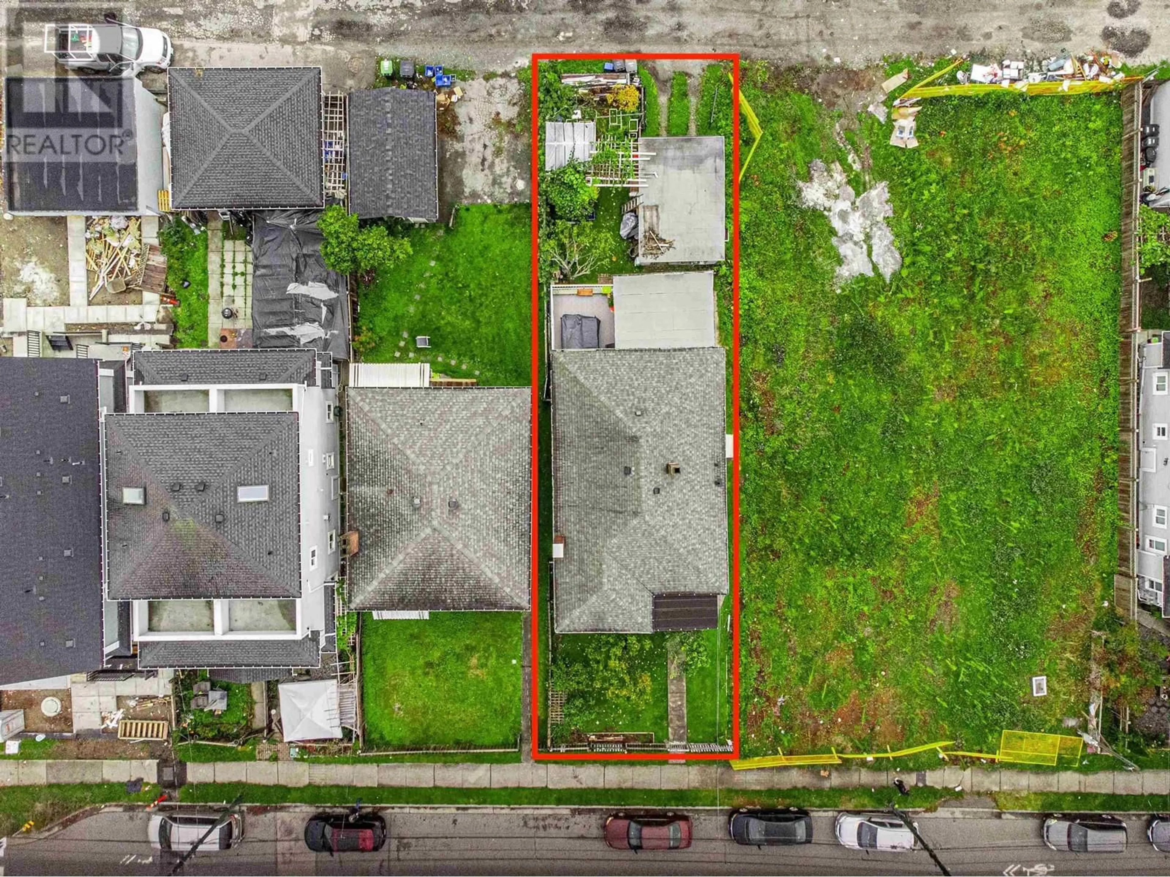 A pic from outside/outdoor area/front of a property/back of a property/a pic from drone, street for 4836 EARLES STREET, Vancouver British Columbia V5R3R5