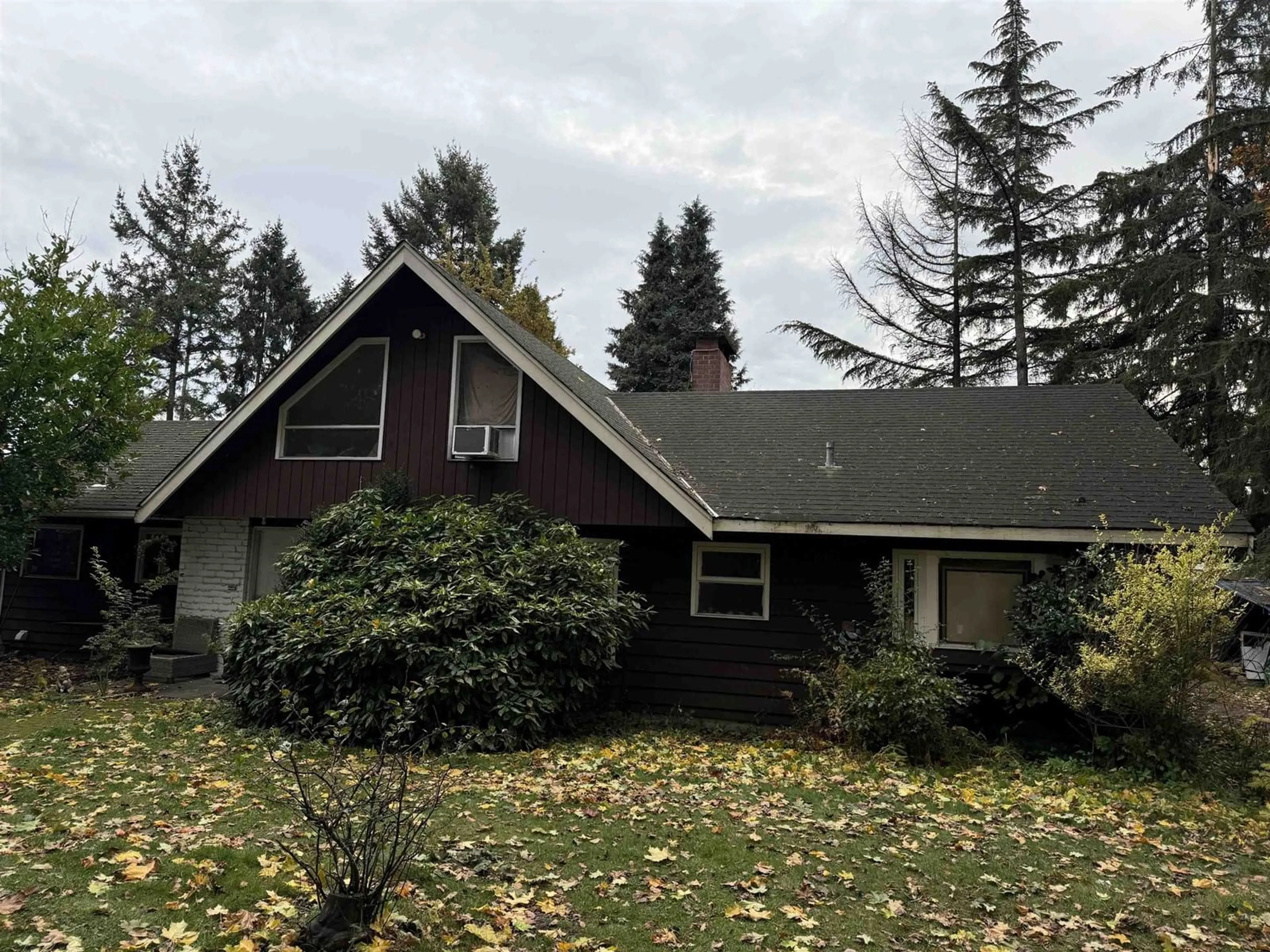 Home with vinyl exterior material, mountain view for 12866 56, Surrey British Columbia V3X2Y9