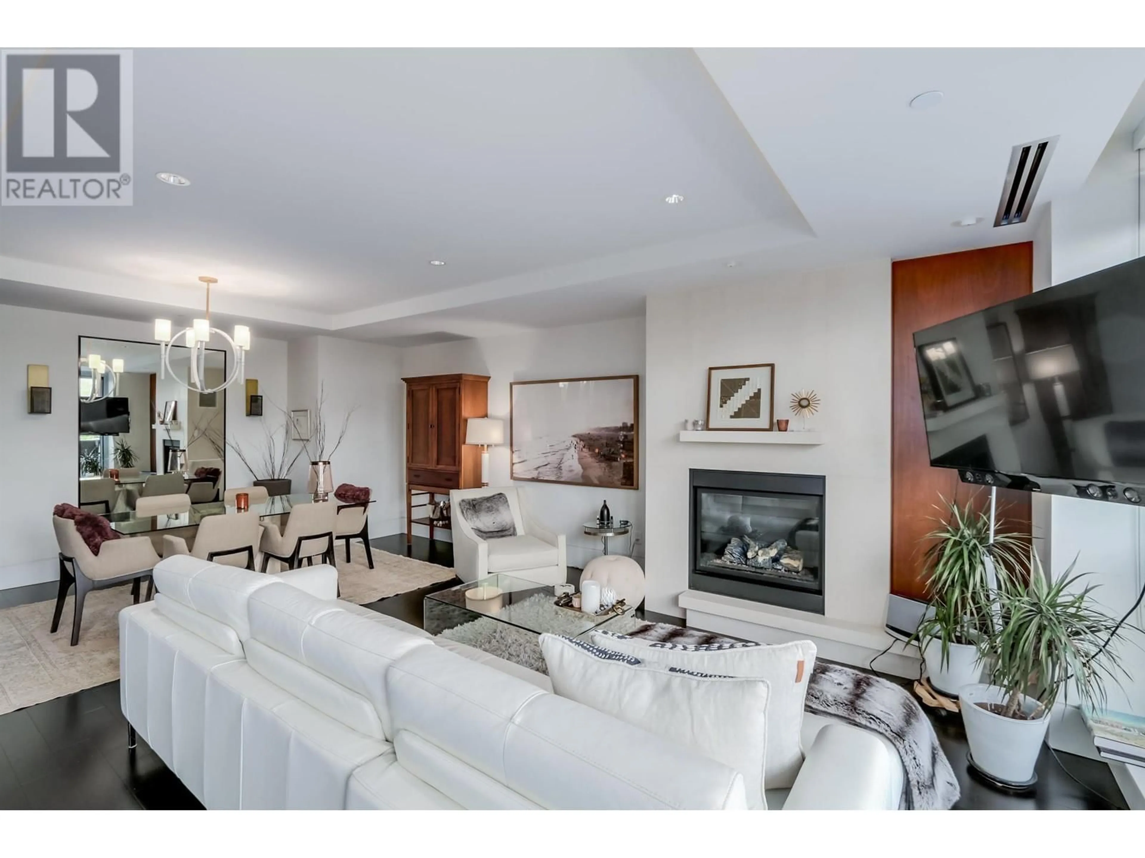 Living room, wood floors for 303 1560 HOMER MEWS, Vancouver British Columbia V6Z0A5