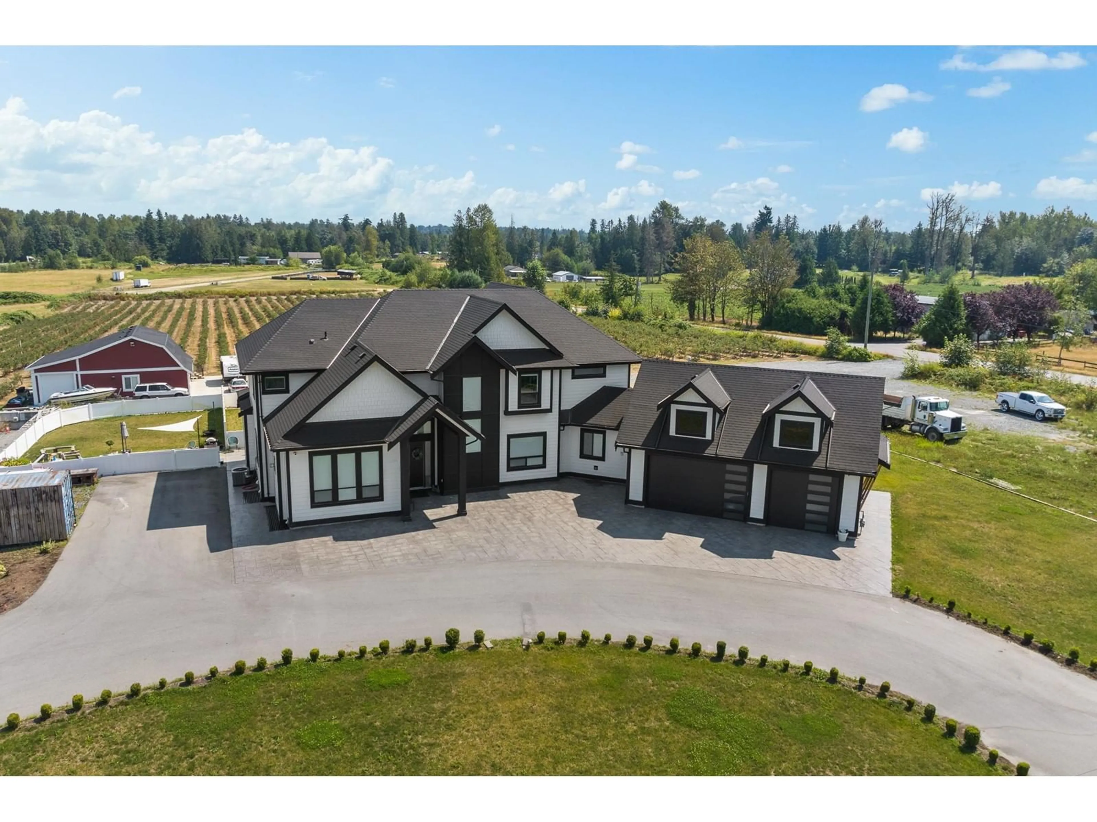 A pic from outside/outdoor area/front of a property/back of a property/a pic from drone, mountain view for 4296 LEFEUVRE, Abbotsford British Columbia V4X1N8