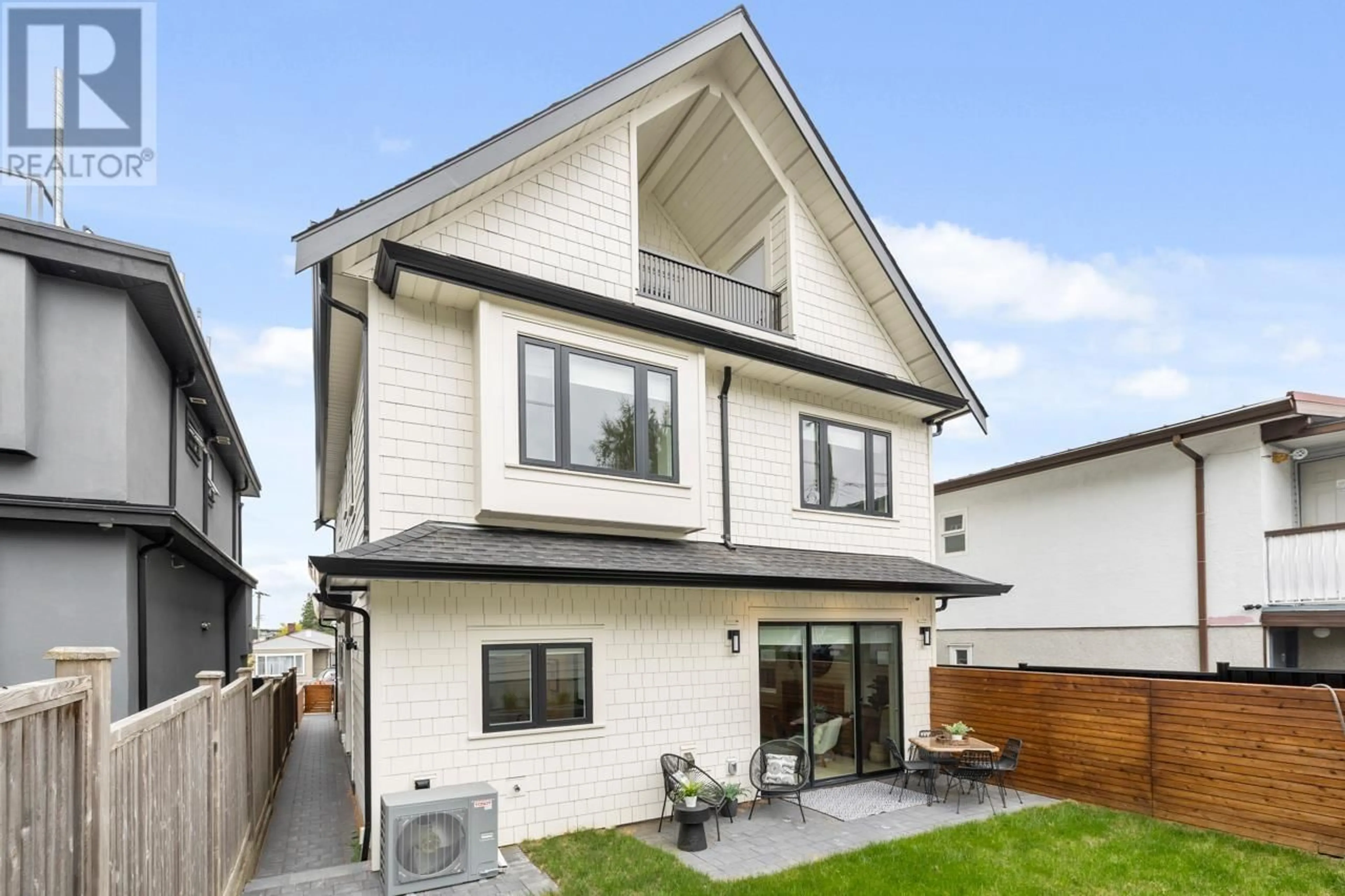 Frontside or backside of a home, cottage for 2 736 E 32ND AVENUE, Vancouver British Columbia V5V2Y6