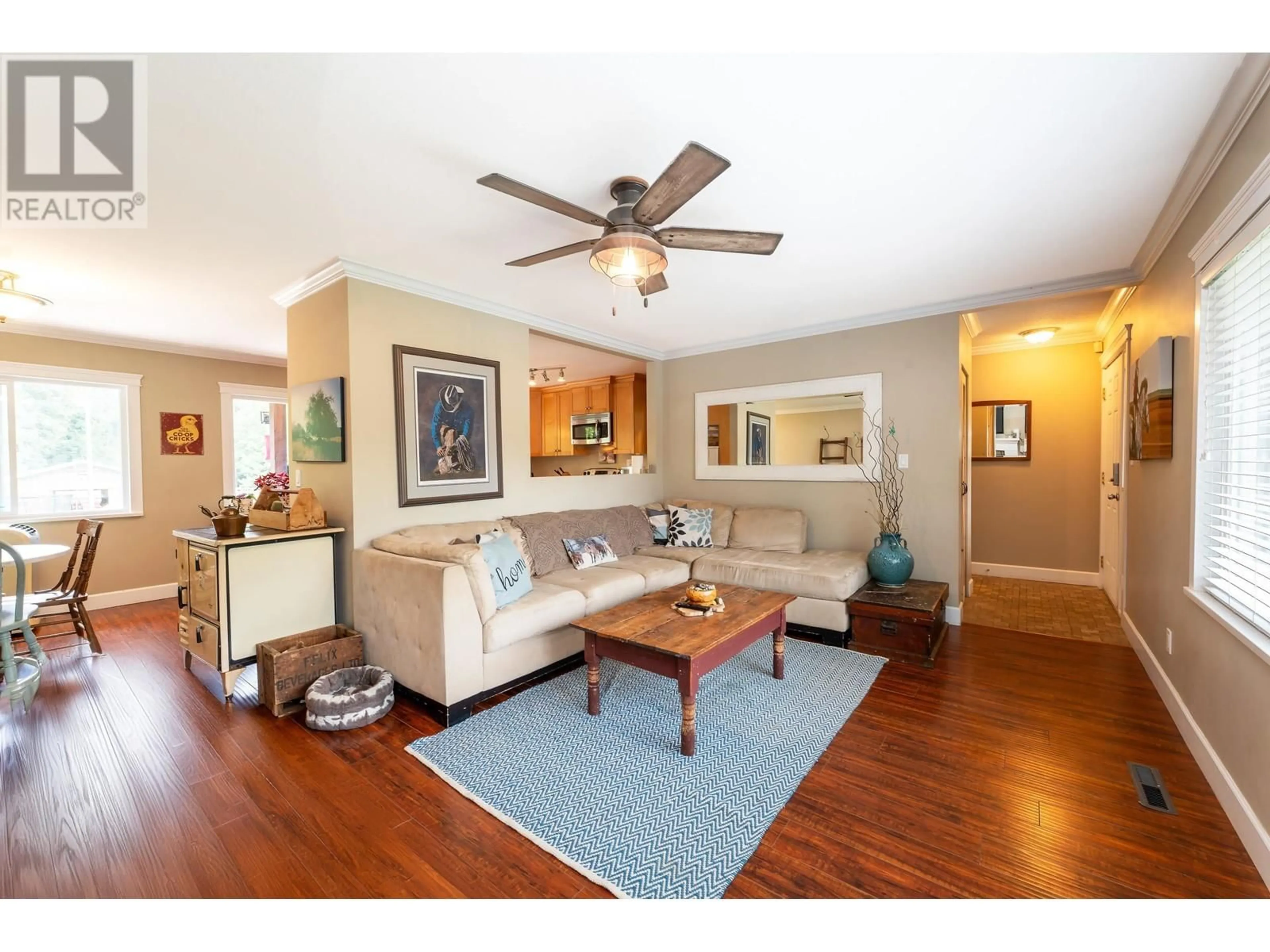 Living room, wood floors for 12290 252 STREET, Maple Ridge British Columbia V4R1G6