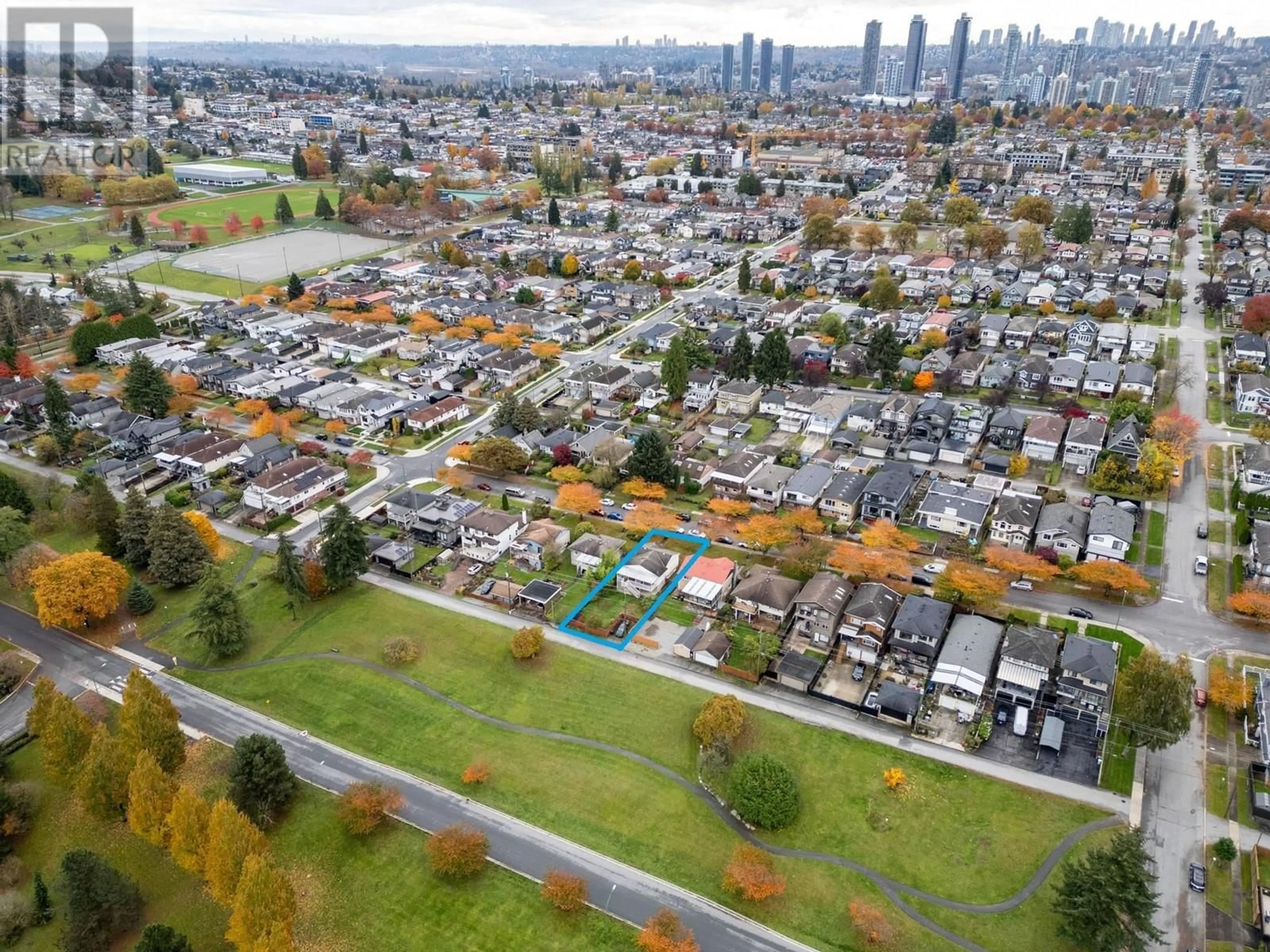 Frontside or backside of a home, the view of city buildings for 4351 CAMBRIDGE STREET, Burnaby British Columbia V5C1H3