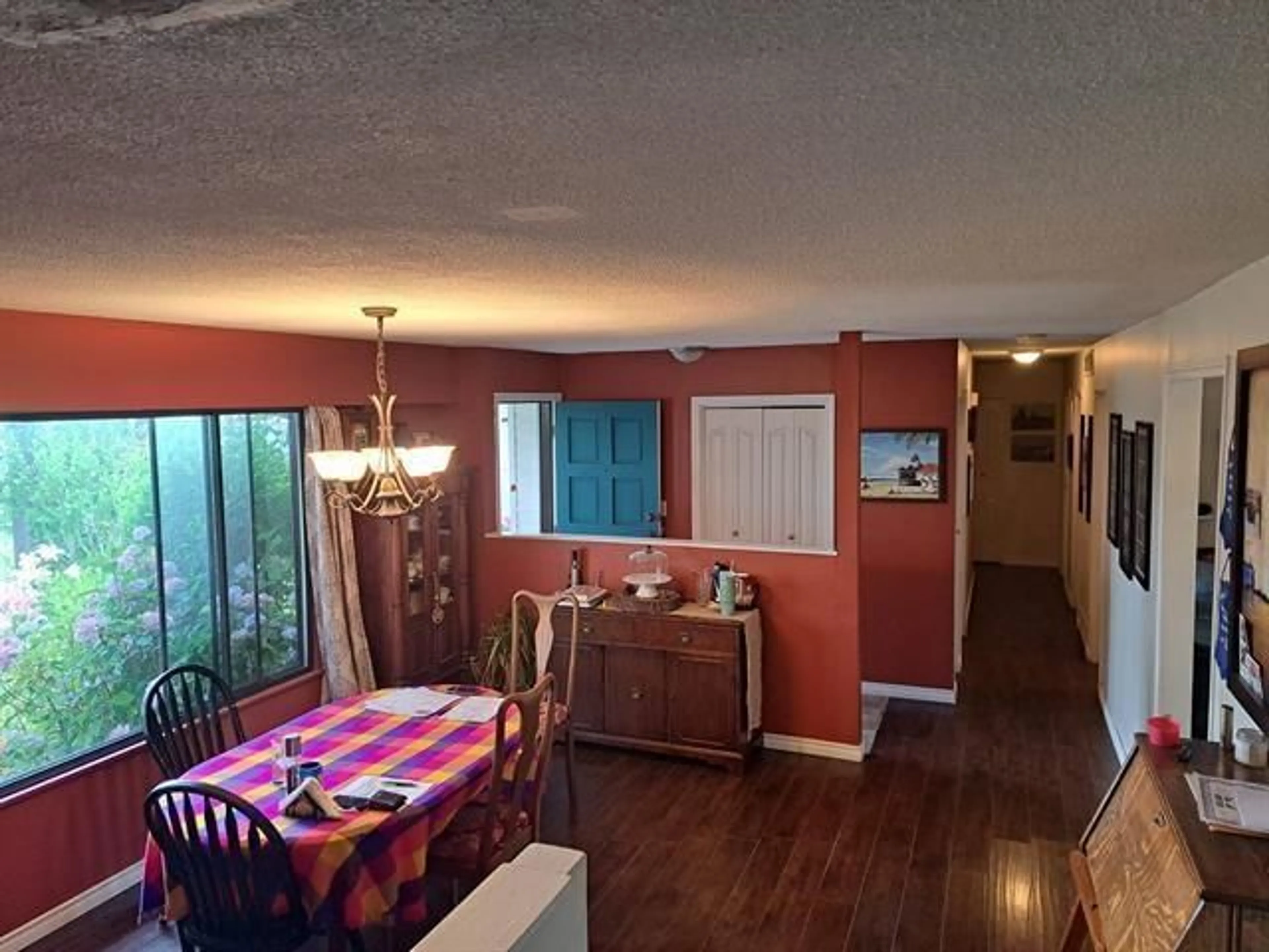 Dining room, wood/laminate floor for 26523 28B, Langley British Columbia V4W3B1