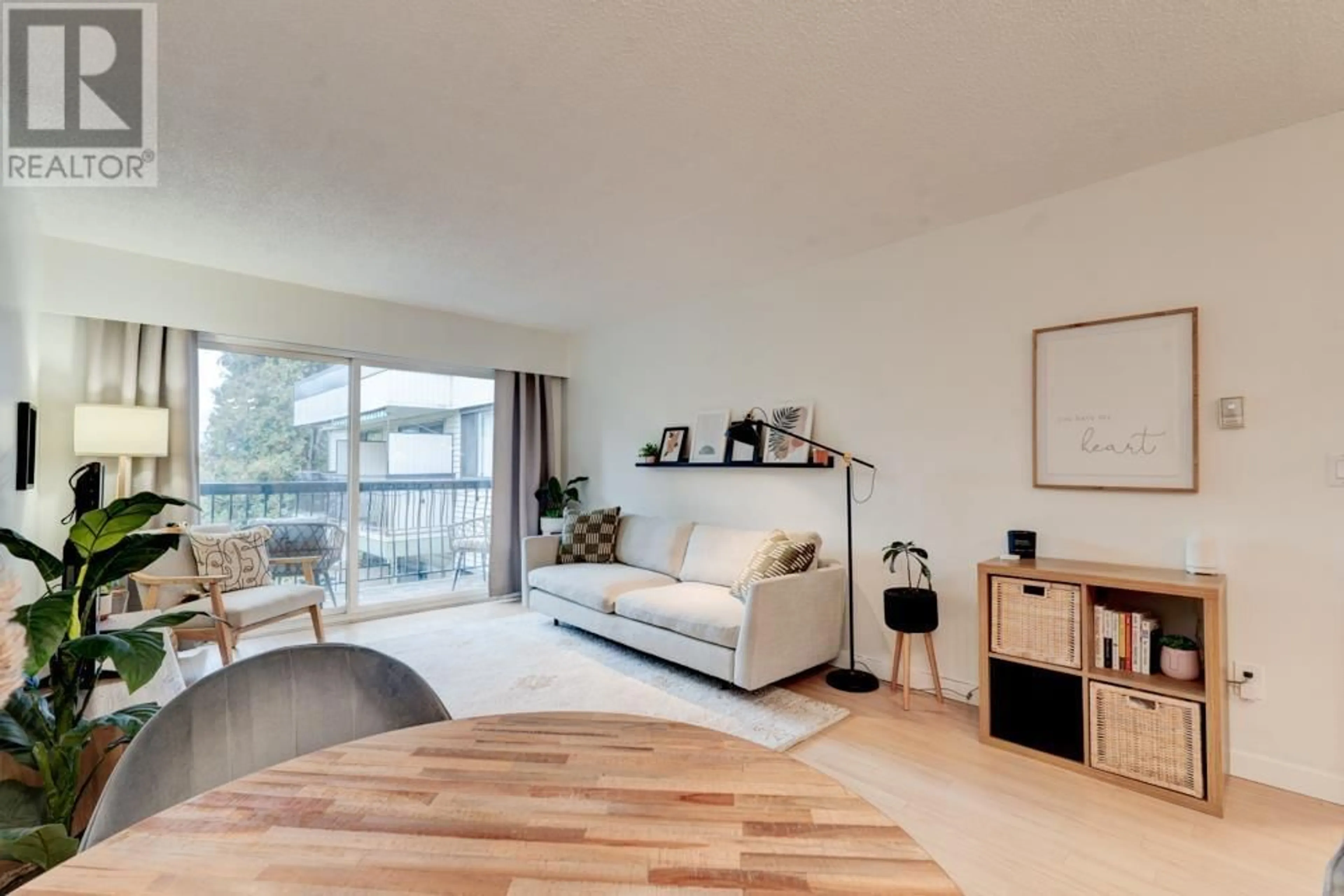 Living room, wood floors for 306 2033 W 7TH AVENUE, Vancouver British Columbia V6J1T3