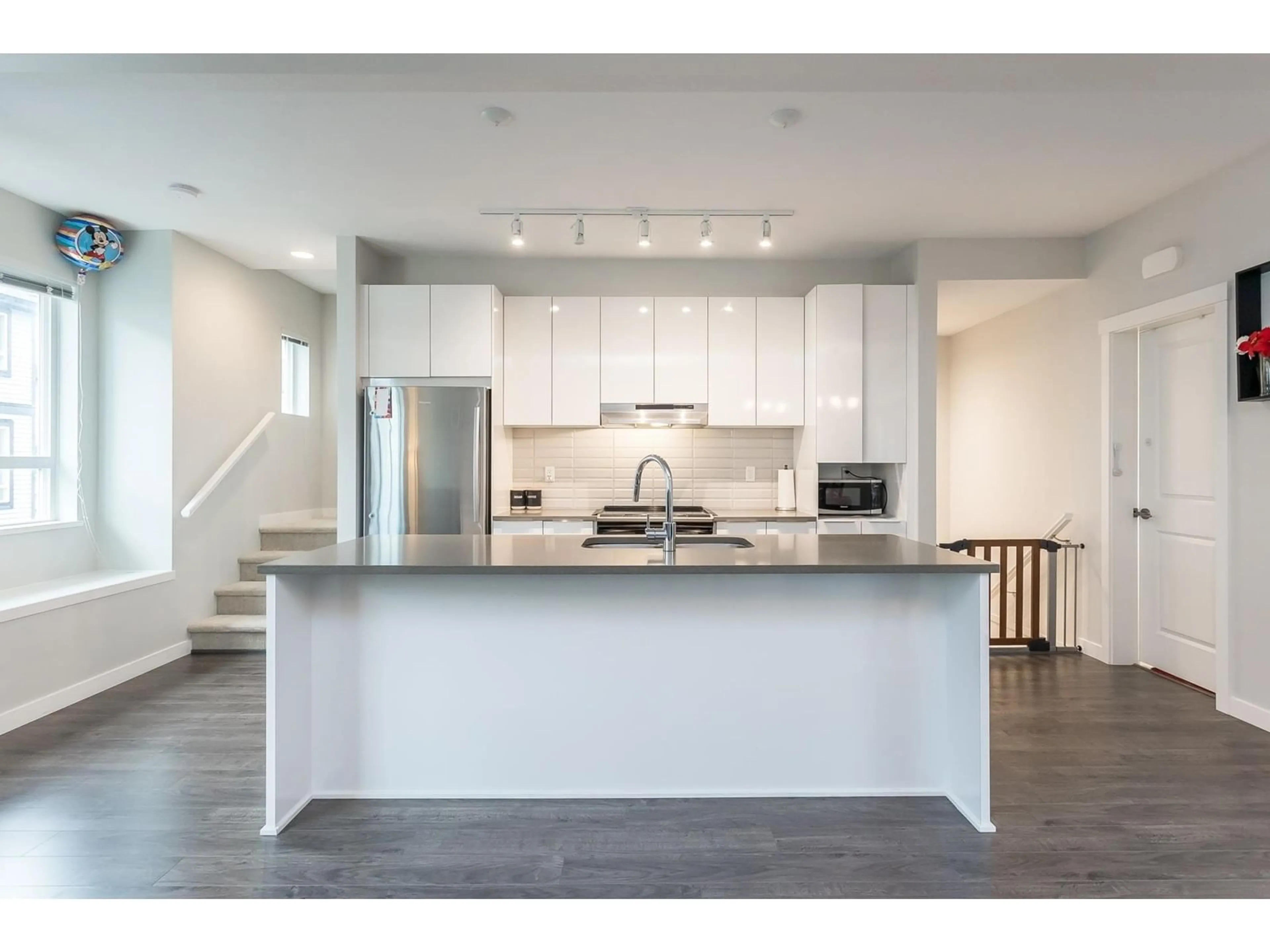 Open concept kitchen for 164 30930 WESTRIDGE PLACE, Abbotsford British Columbia V2T0H6