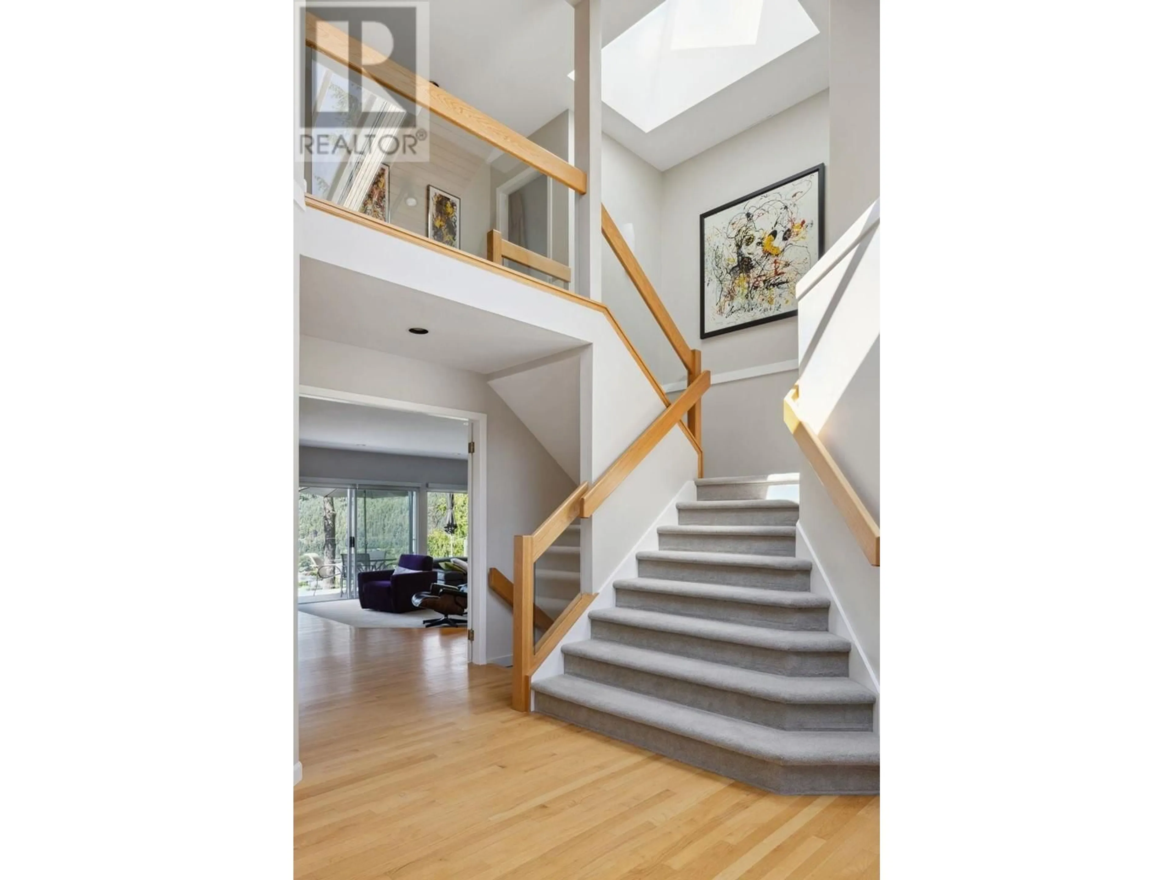 Stairs for 5321 MONTE BRE CRESCENT, West Vancouver British Columbia V7W3A6